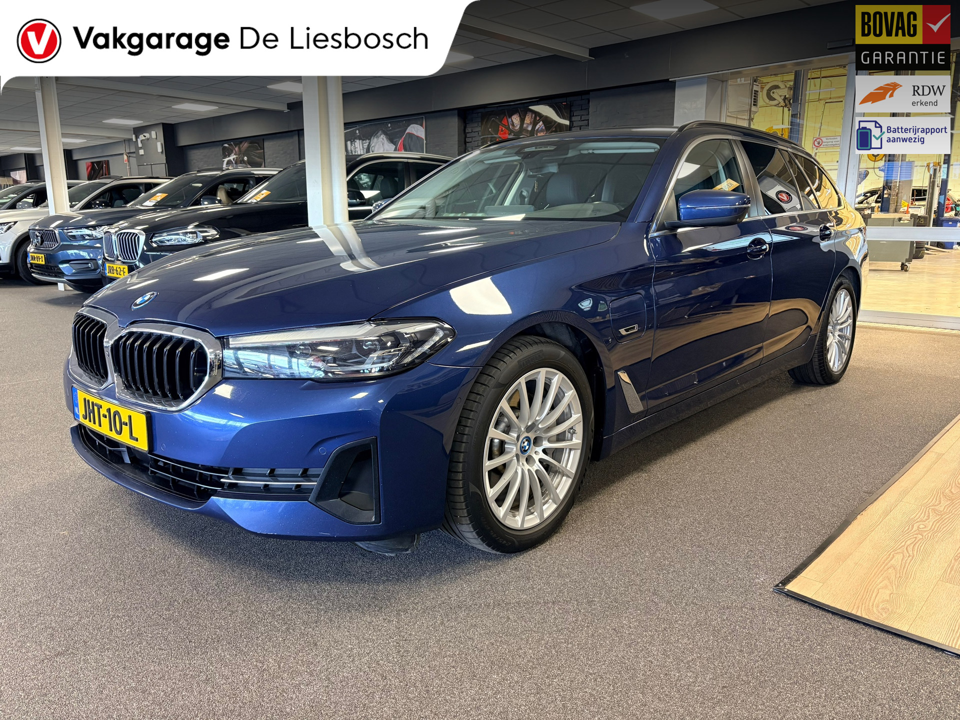 BMW 530e 530e Business Edition Plus / trekhaak / Leder / pdc / 360 camera 2022 - voorkant
