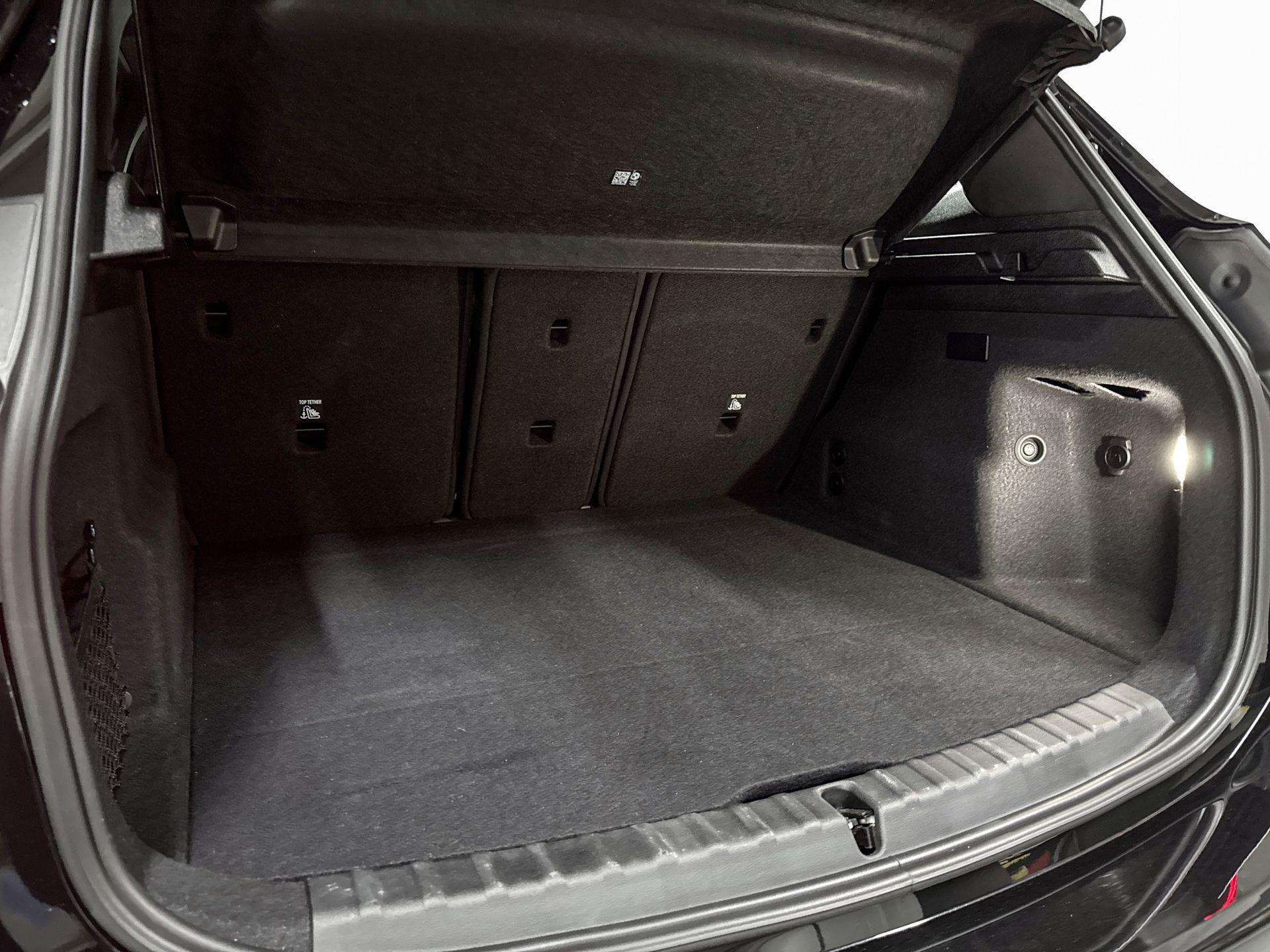 Foto van BMW 230e xDrive Active Tourer