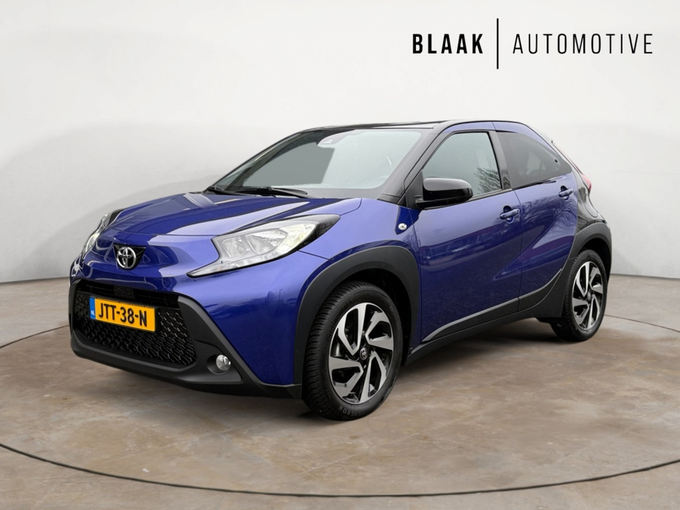Toyota Toyota Aygo X 1.0 VVT-i MT Pulse | Bi-tone | all seasons | Android/Apple Carpl 2024 - voorkant