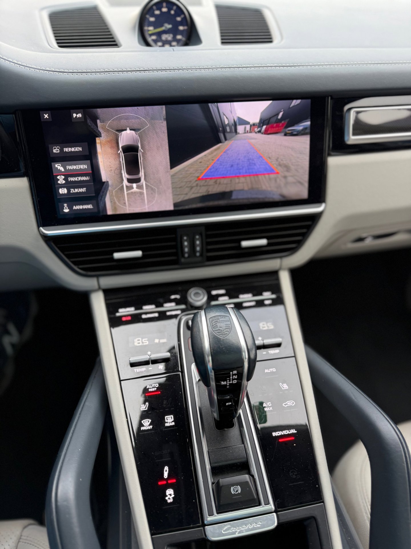 Foto van Porsche Cayenne E-hybrid