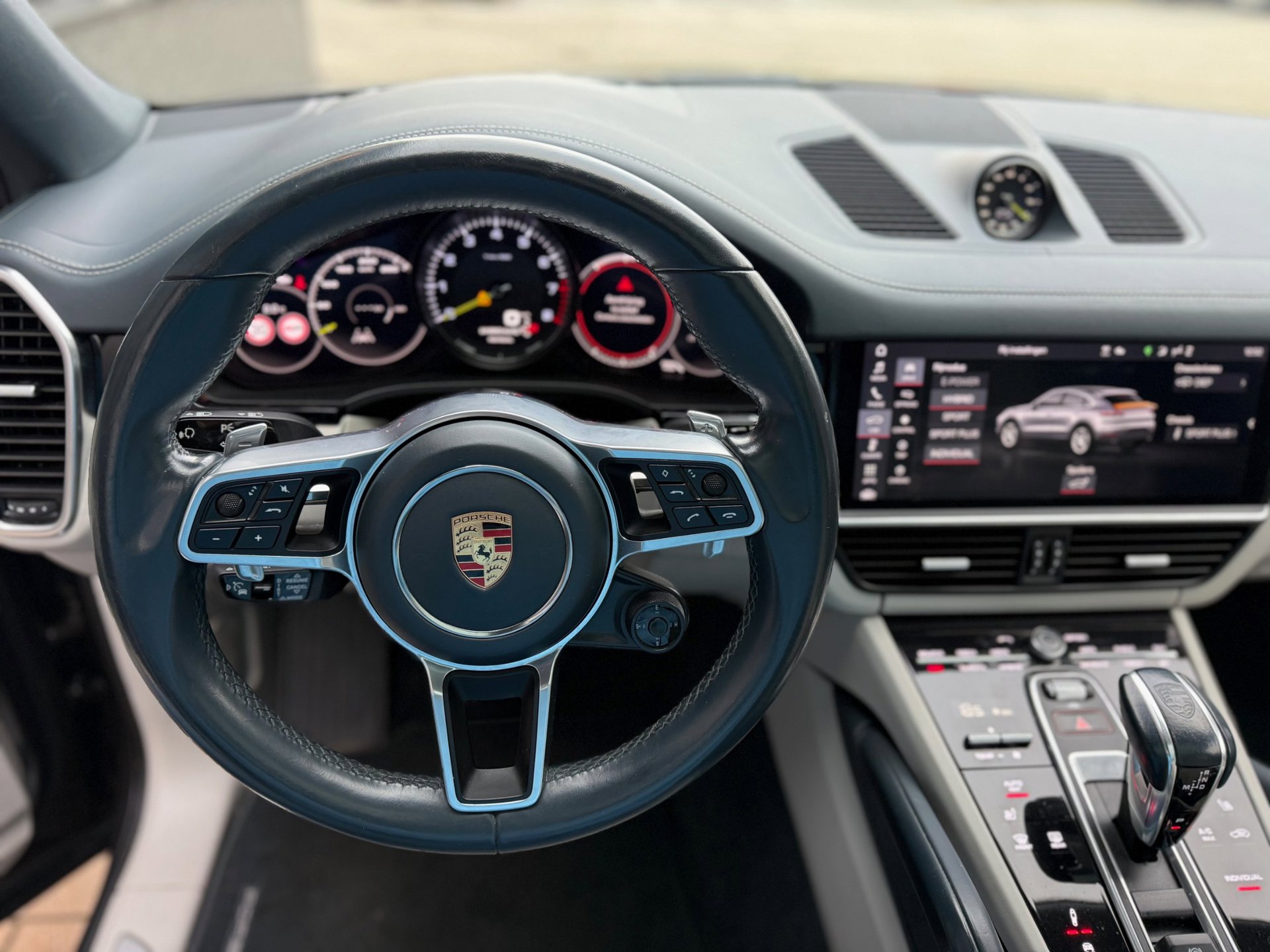 Foto van Porsche Cayenne E-hybrid