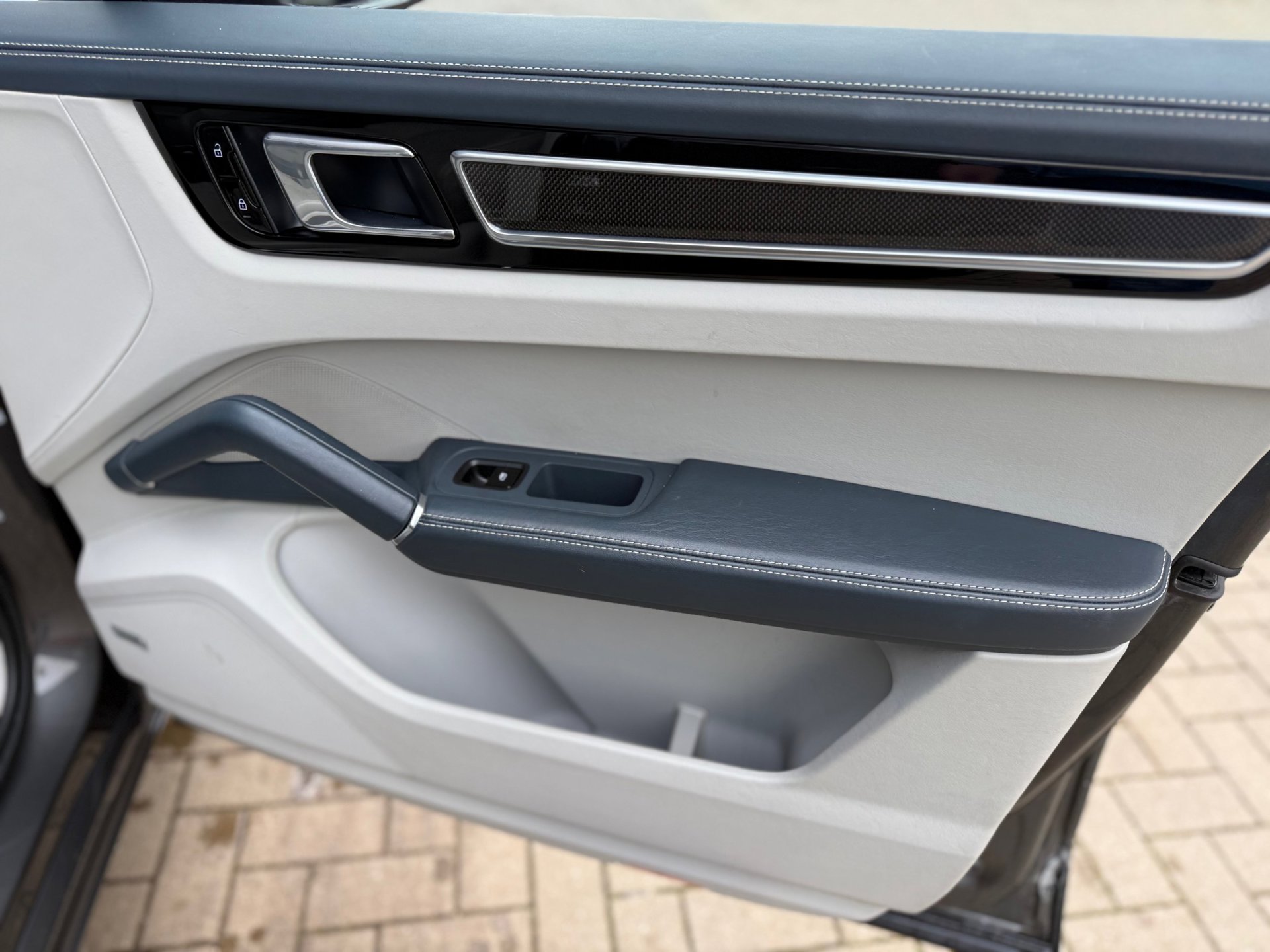 Foto van Porsche Cayenne E-hybrid