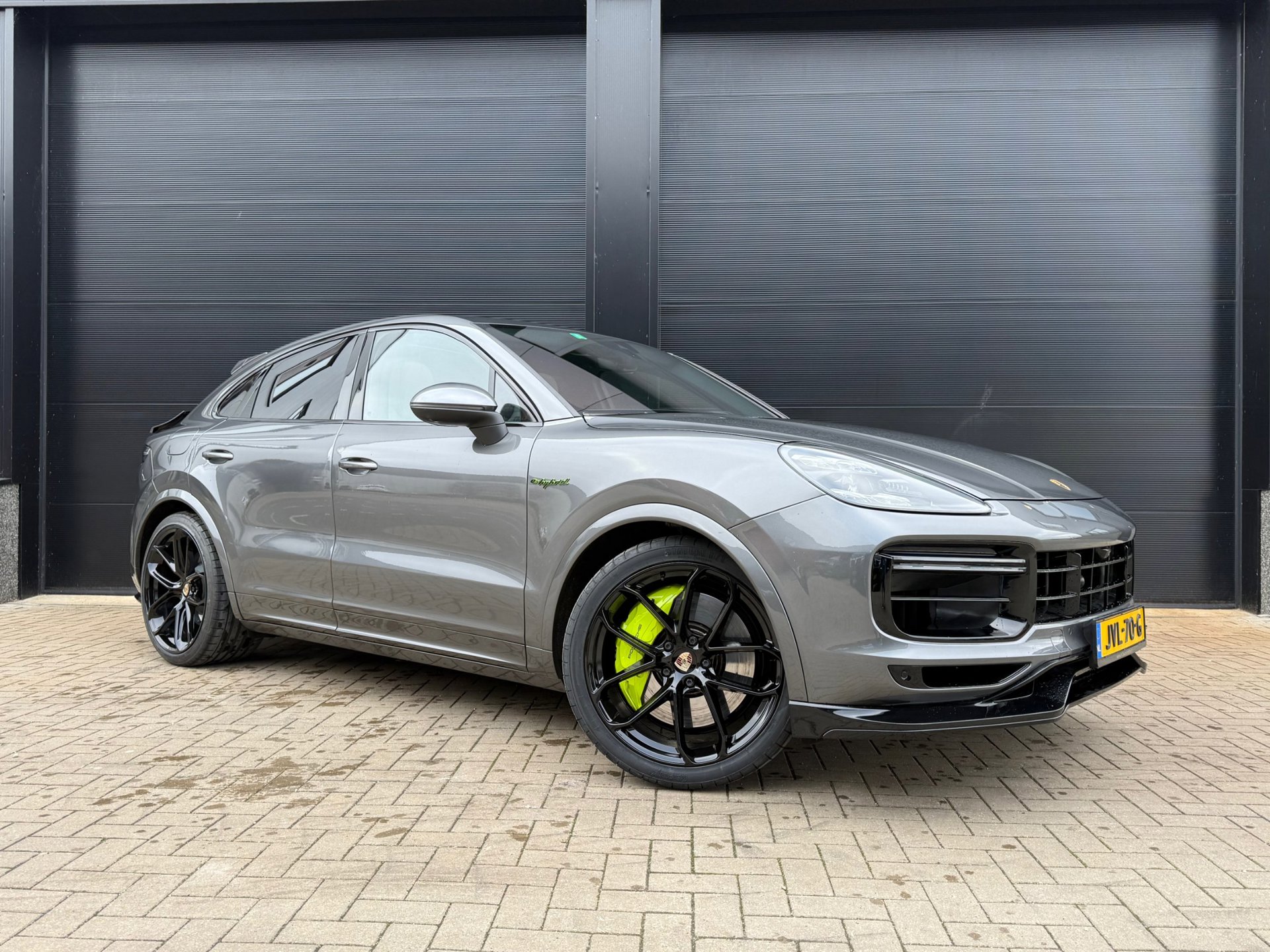 Foto van Porsche Cayenne E-hybrid