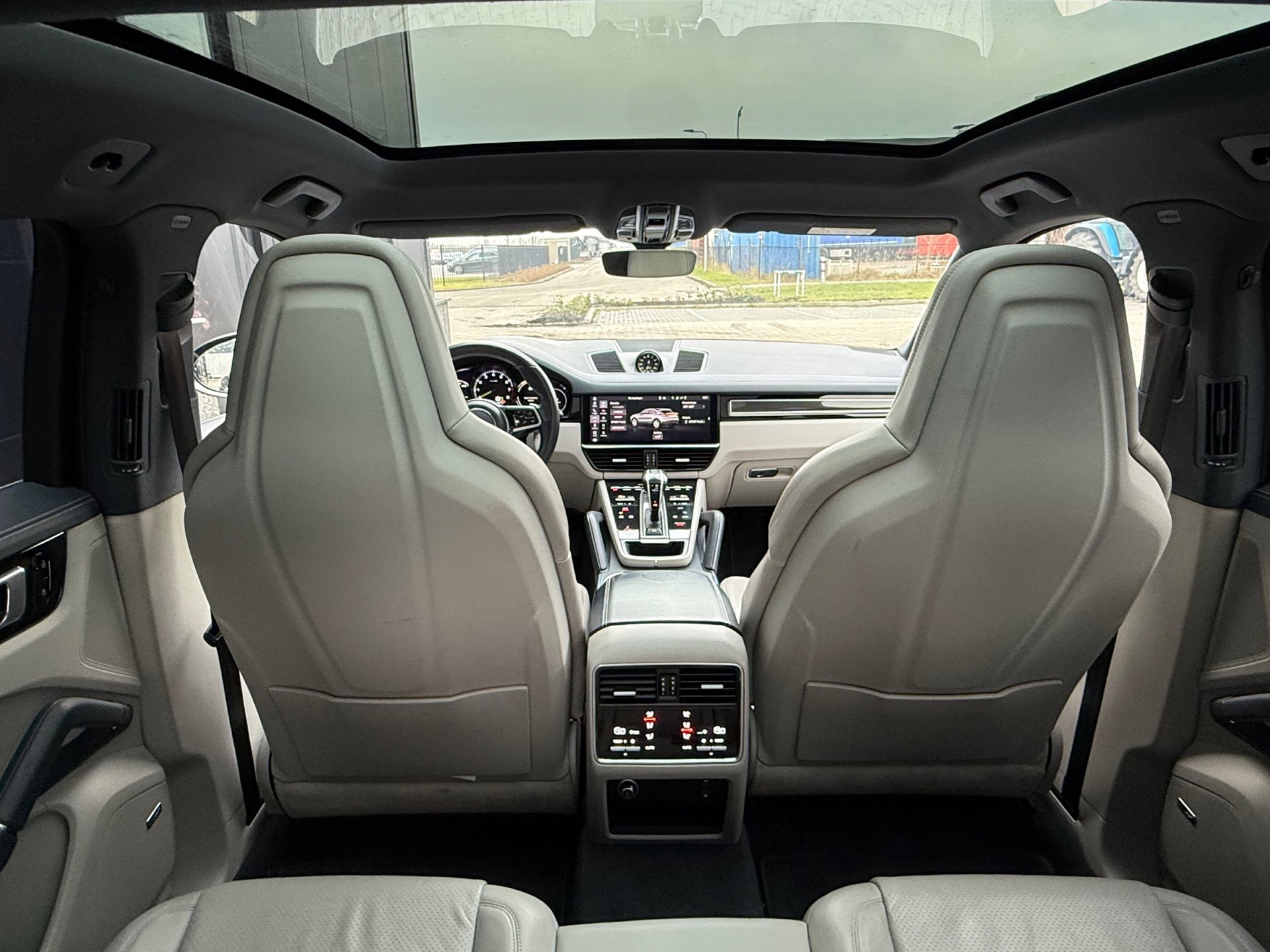 Foto van Porsche Cayenne E-hybrid