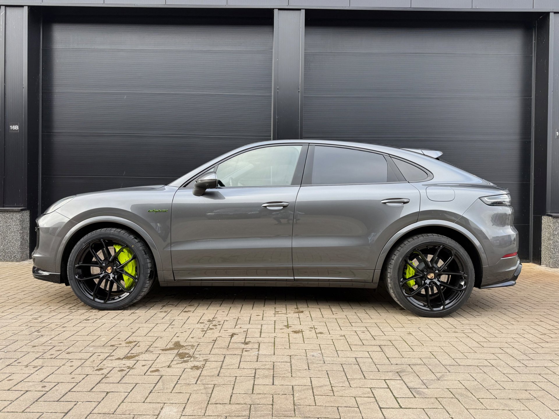 Foto van Porsche Cayenne E-hybrid