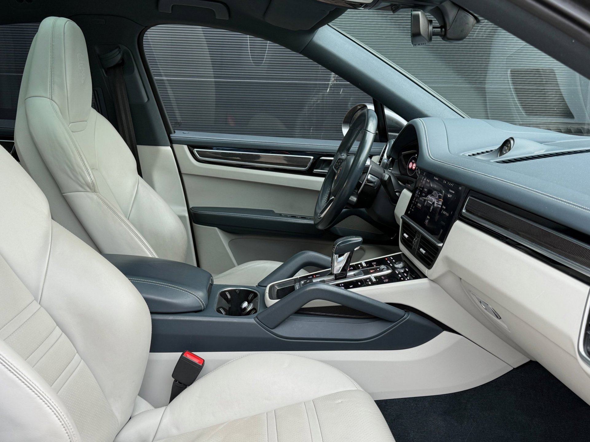 Foto van Porsche Cayenne E-hybrid