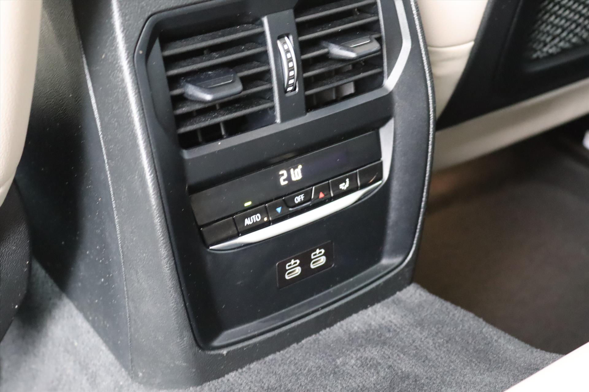 Foto van BMW 330e xDrive