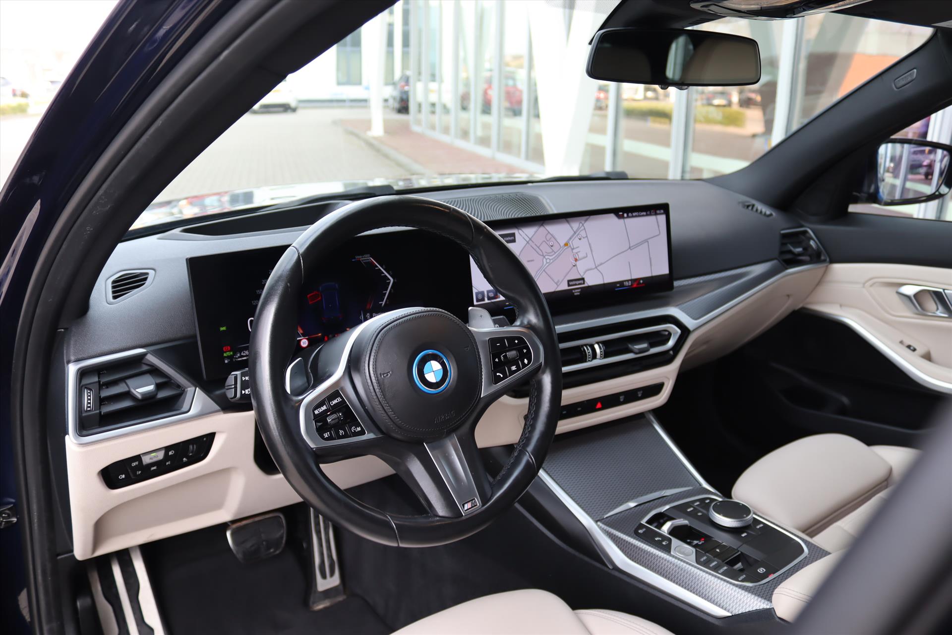 Foto van BMW 330e xDrive