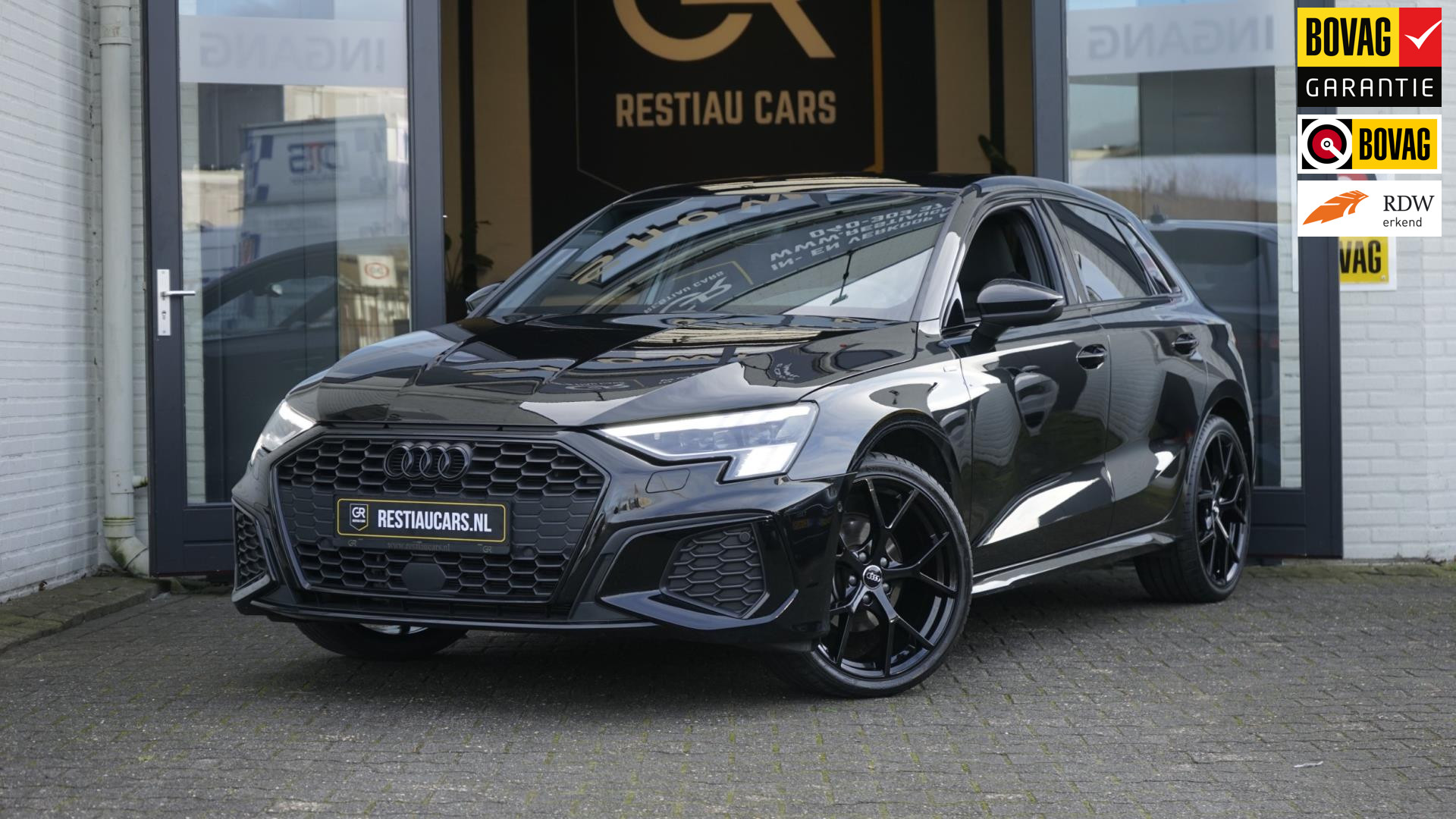 Audi A3 Sportback 35 TFSI 3x S-Line Black Optik AUTOMAAT-ACC-AUDI SOUND-CAMERA-CLIMA-KEYLESS-MATRIX LED-VIRTUEEL 2023 - voorkant