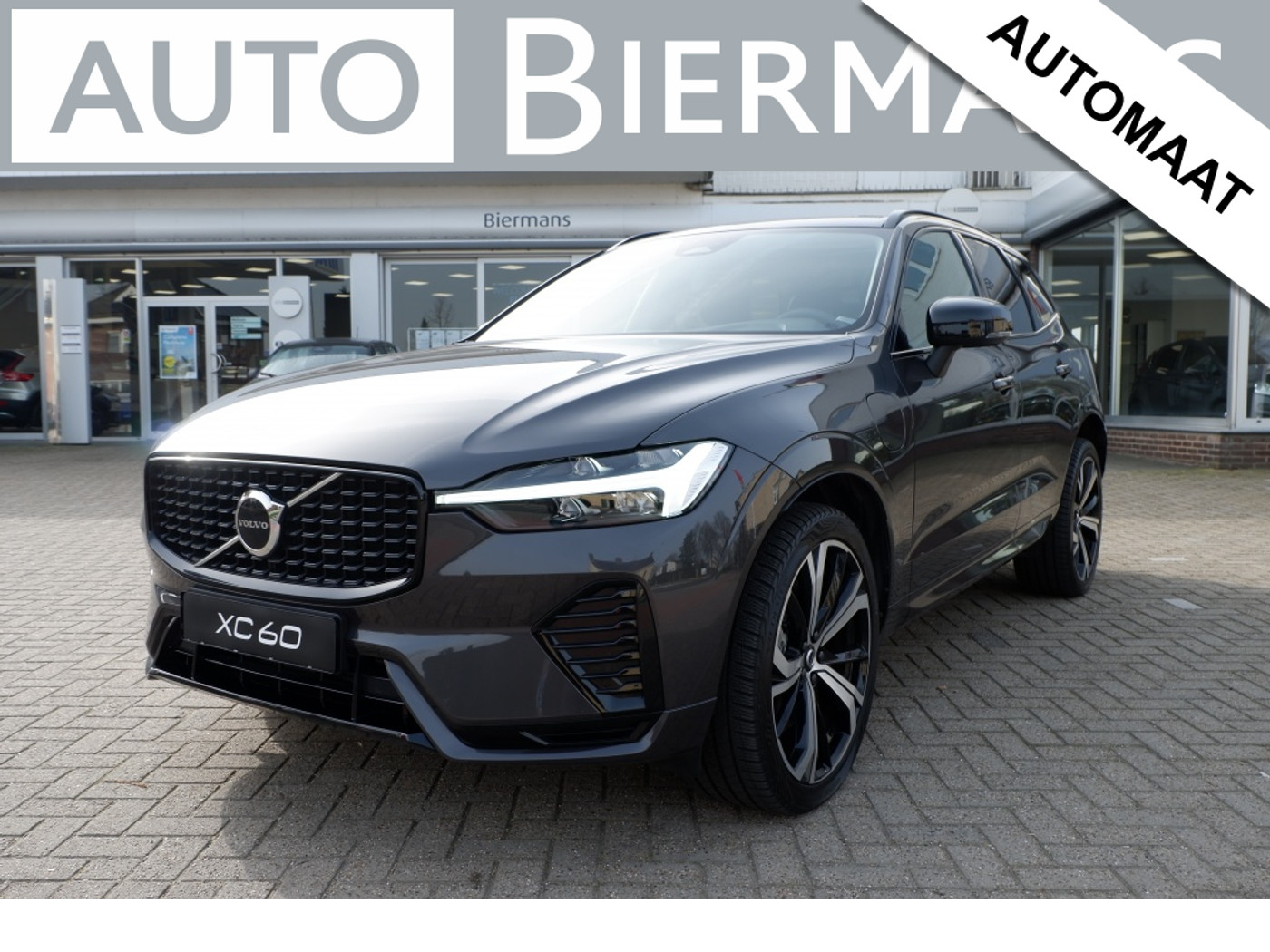 Volvo Xc60 2.0 T8 Plus Dark / INCL. 12 mnd BOVAG / Full Option / Luchtverin 2024 - voorkant