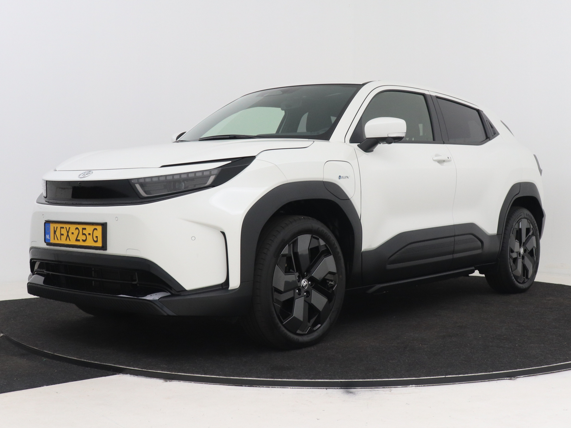 Toyota Urban Cruiser Executive 61 kWh 2026 - voorkant