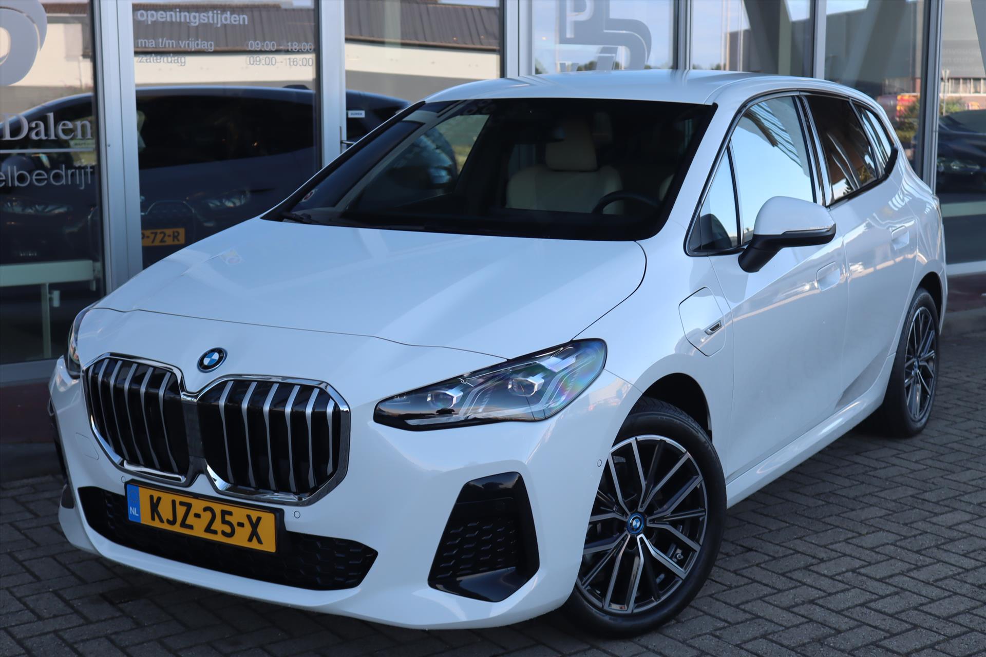Foto van BMW 225e xDrive Active Tourer