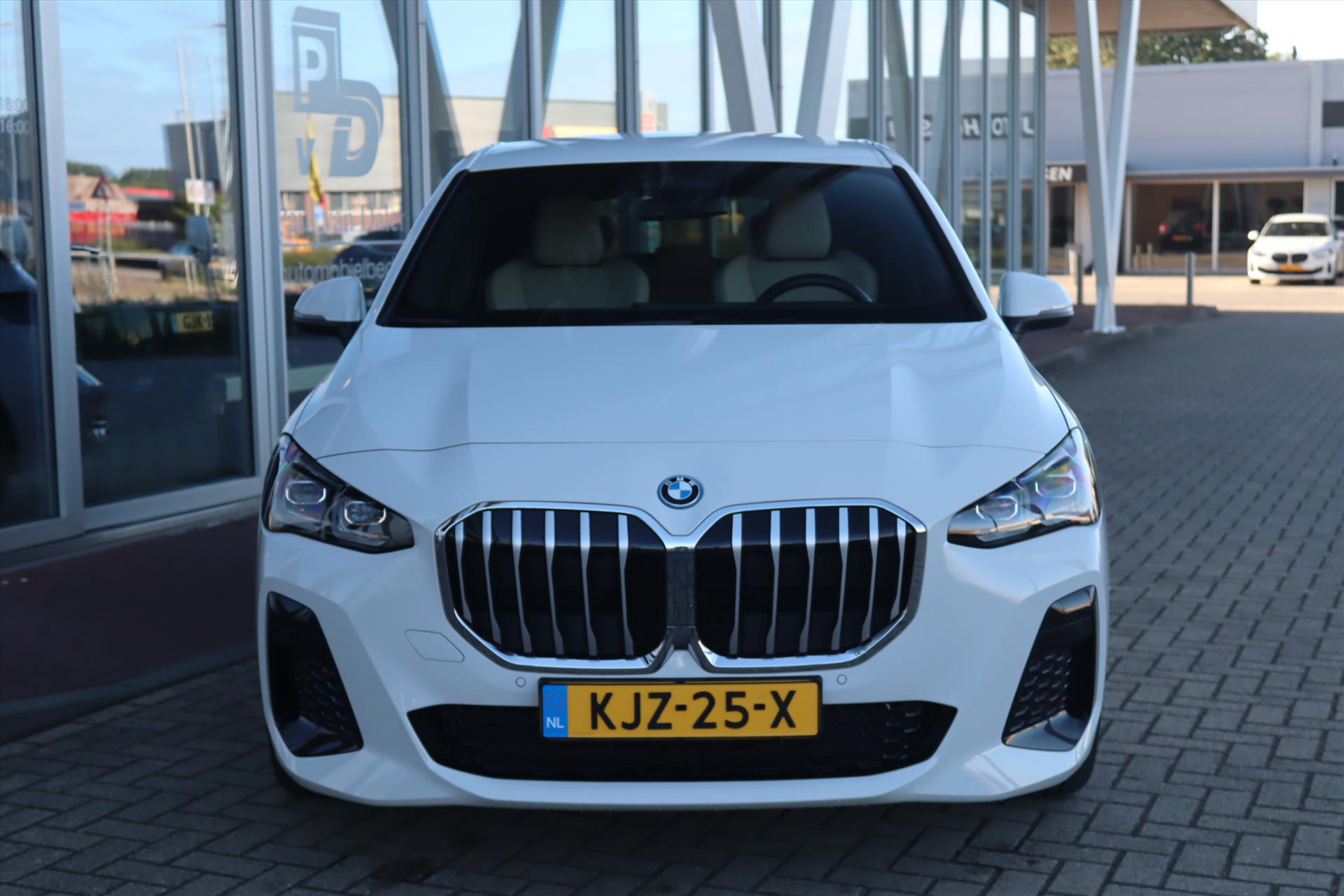 Foto van BMW 225e xDrive Active Tourer