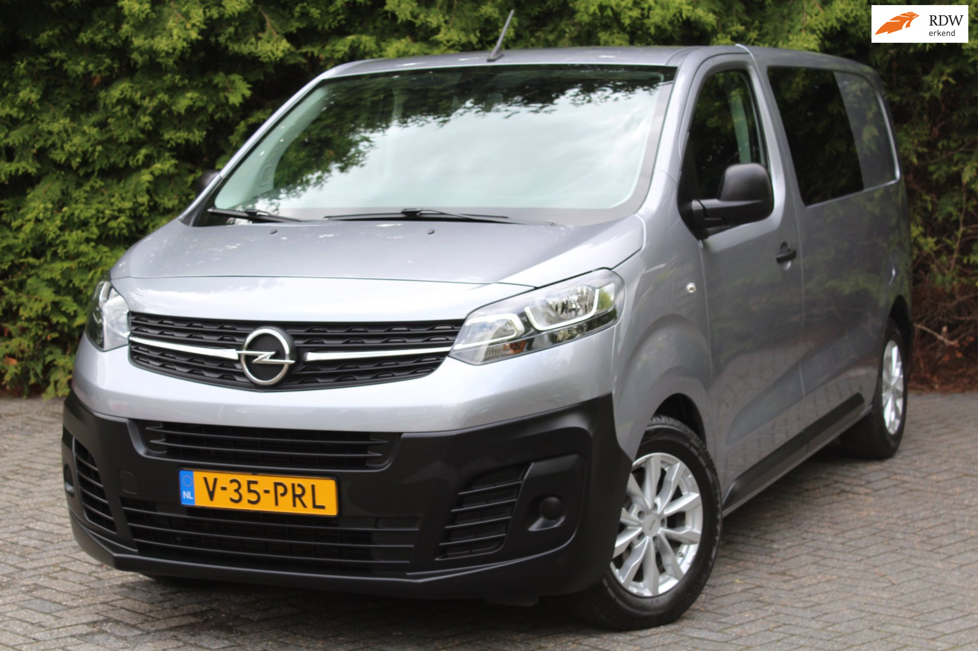 Opel Vivaro 2.0 BlueHDi 145 S&S L2 145PK Automaat | Parkeercamera | Navigatie | Stoelverwarming 2022 - voorkant
