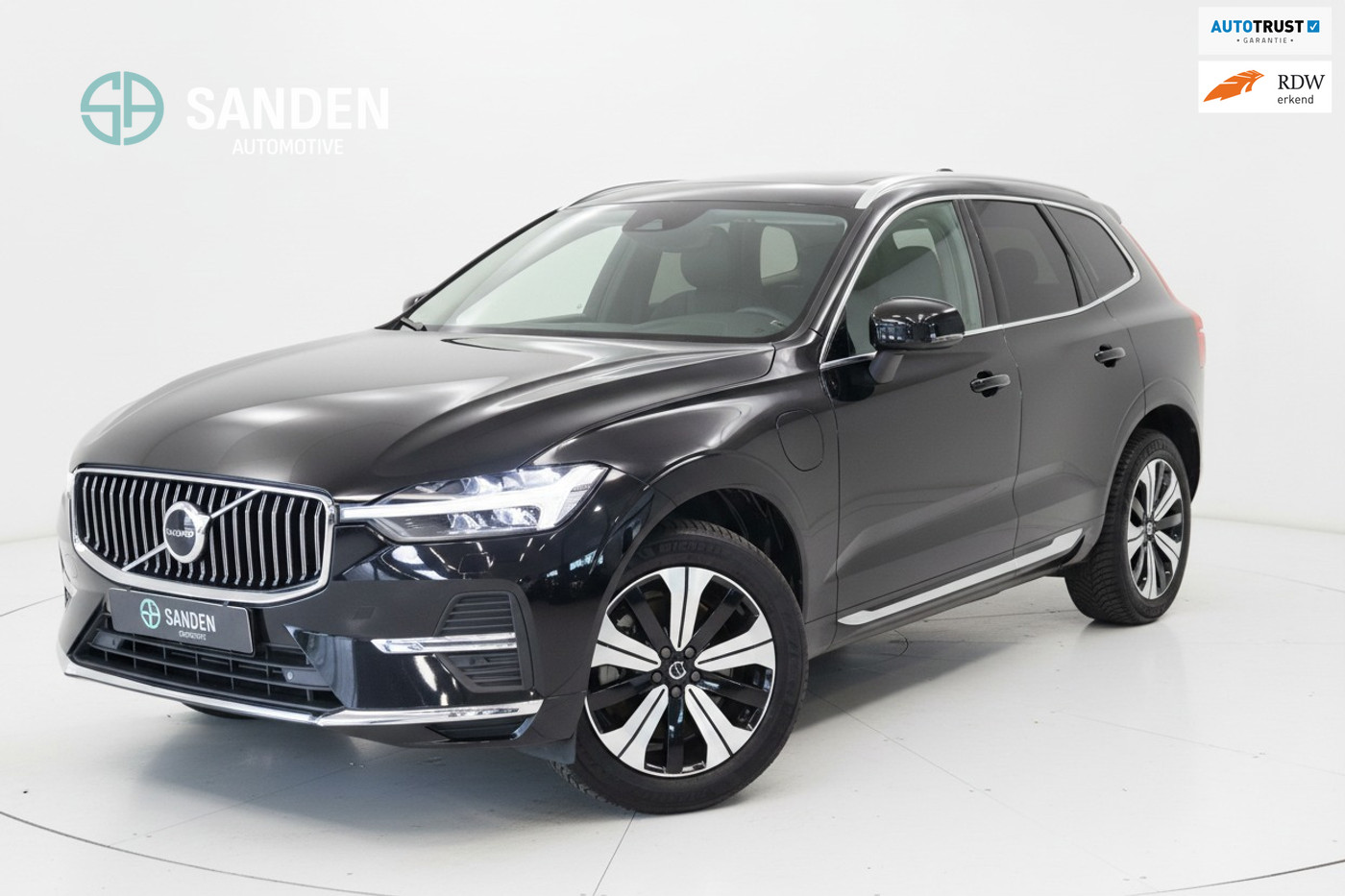 Volvo Xc60 2.0 T6 Plug-in hybrid AWD Plus Bright|LED|Leder|Navi|Panodak|Safetypack|Winterpack|Trekhaak|19 inch 2024 - voorkant
