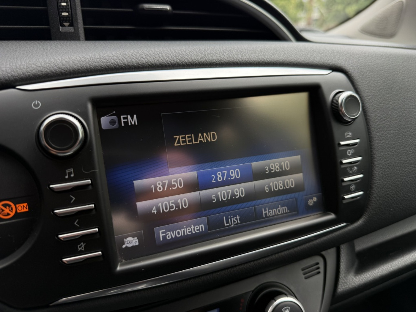 Foto van Toyota Toyota Yaris Hybrid