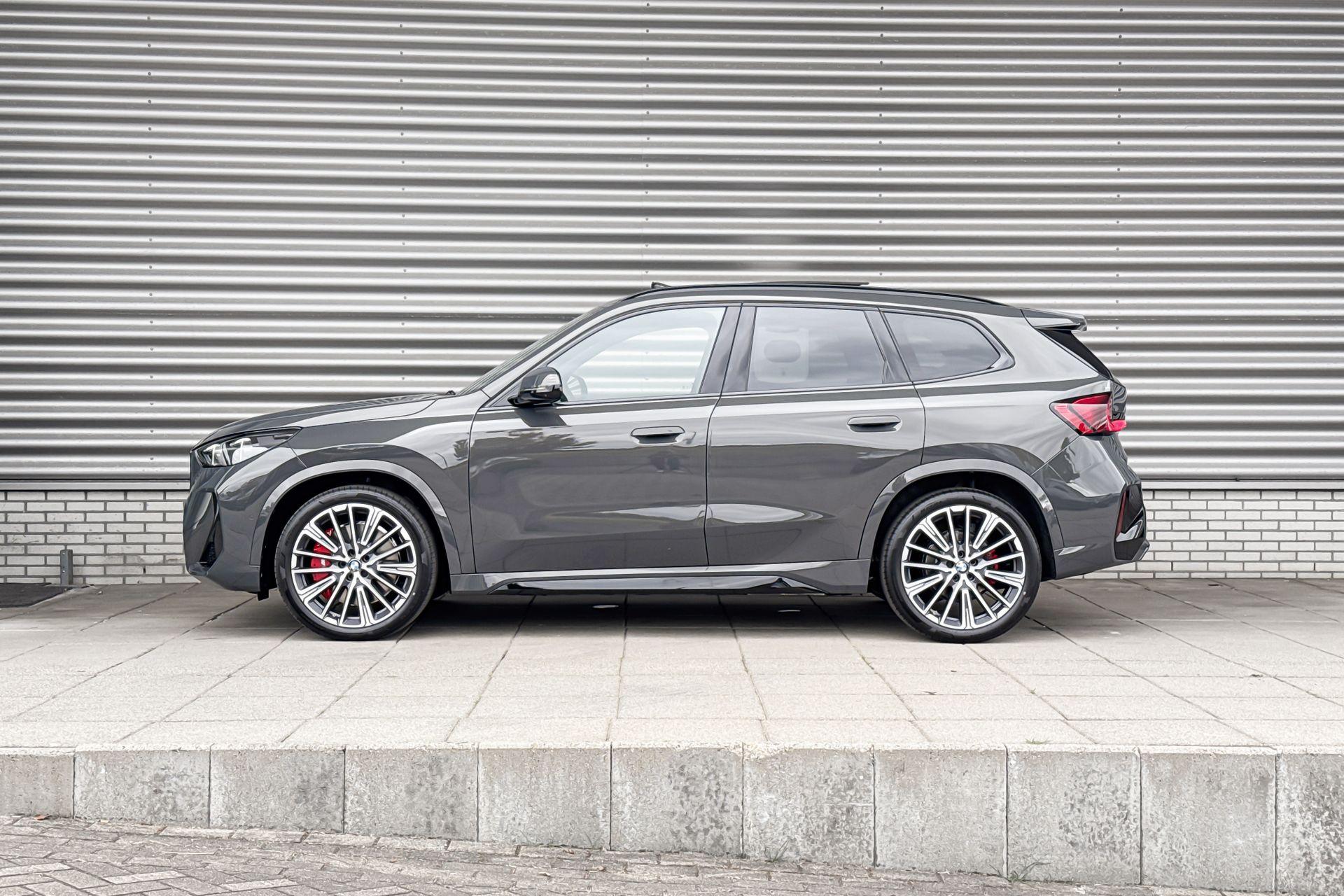 Foto van BMW Ix1 Edrive20