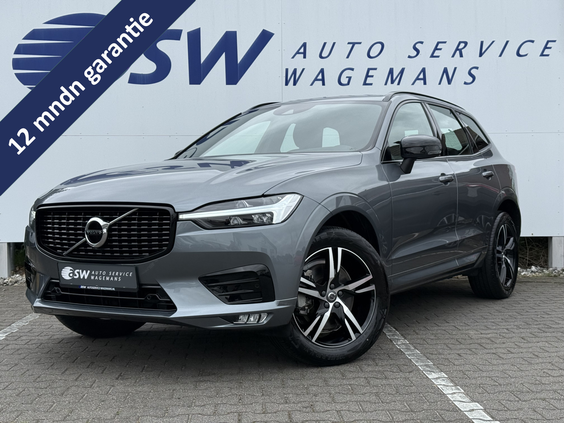 Volvo Xc60 2.0 B4 R-Design 2021 - voorkant