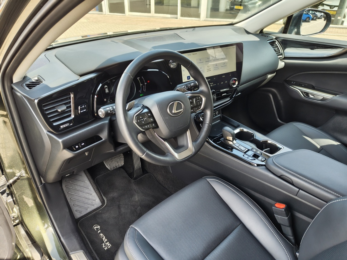 Foto van Lexus NX