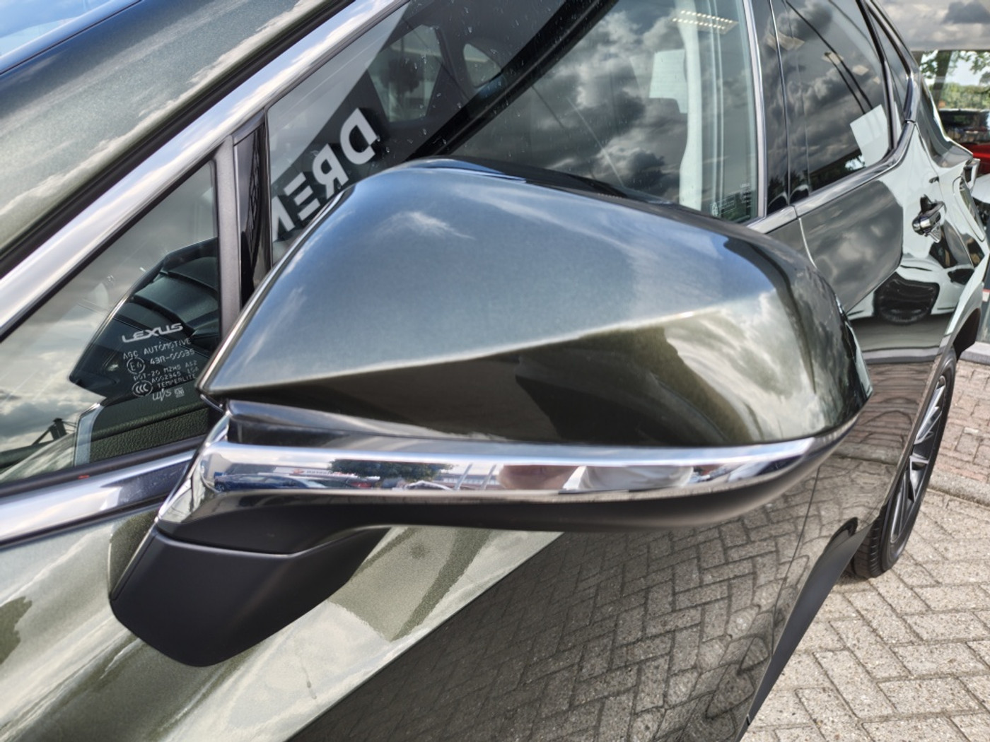 Foto van Lexus NX