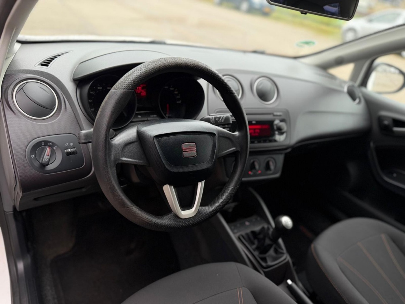 Foto van Seat Ibiza SC