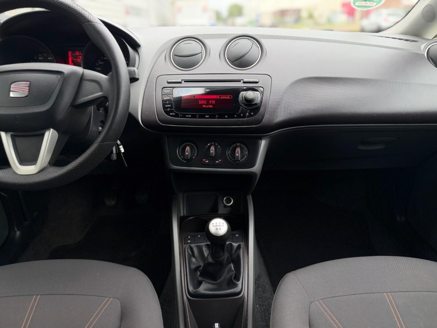Foto van Seat Ibiza SC