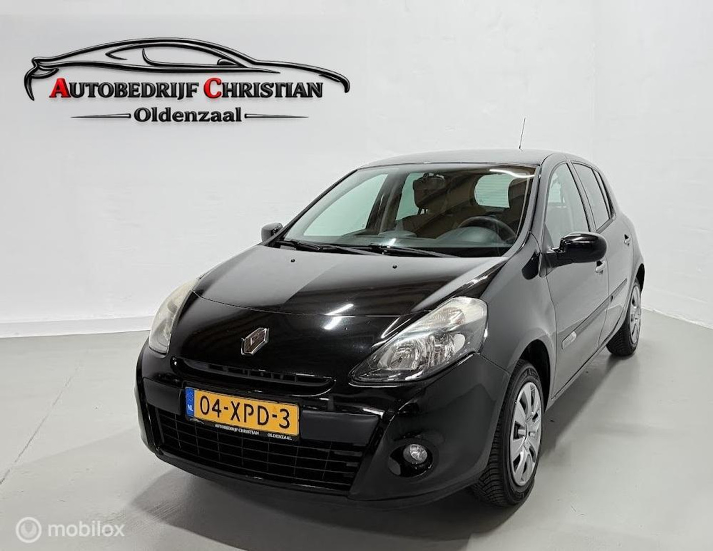 Renault Clio 1.2 Authentique | AIRCO | STUURBEKRACHTIGING 2012 - voorkant