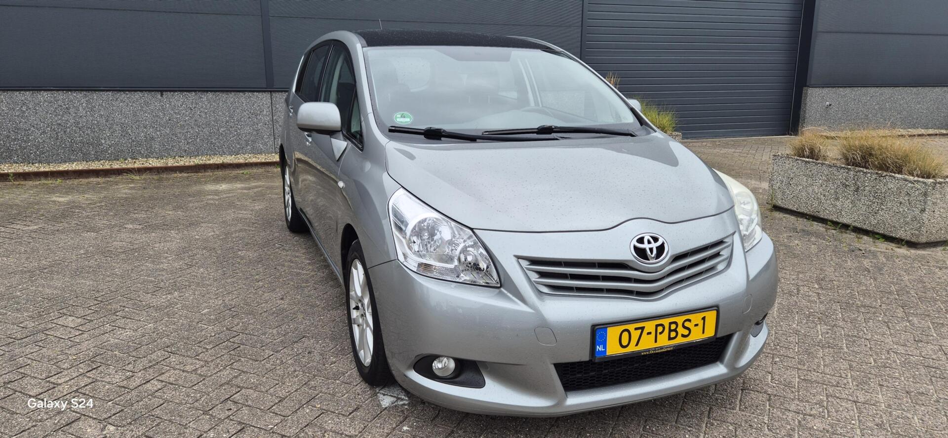 Toyota Toyota Verso 1.6 VVT-i Business?€5499,-?keurig nette onderhouden auto-Clima-Panoramadak-Trakhaak-PDC-Navi-Camera 2011 - voorkant