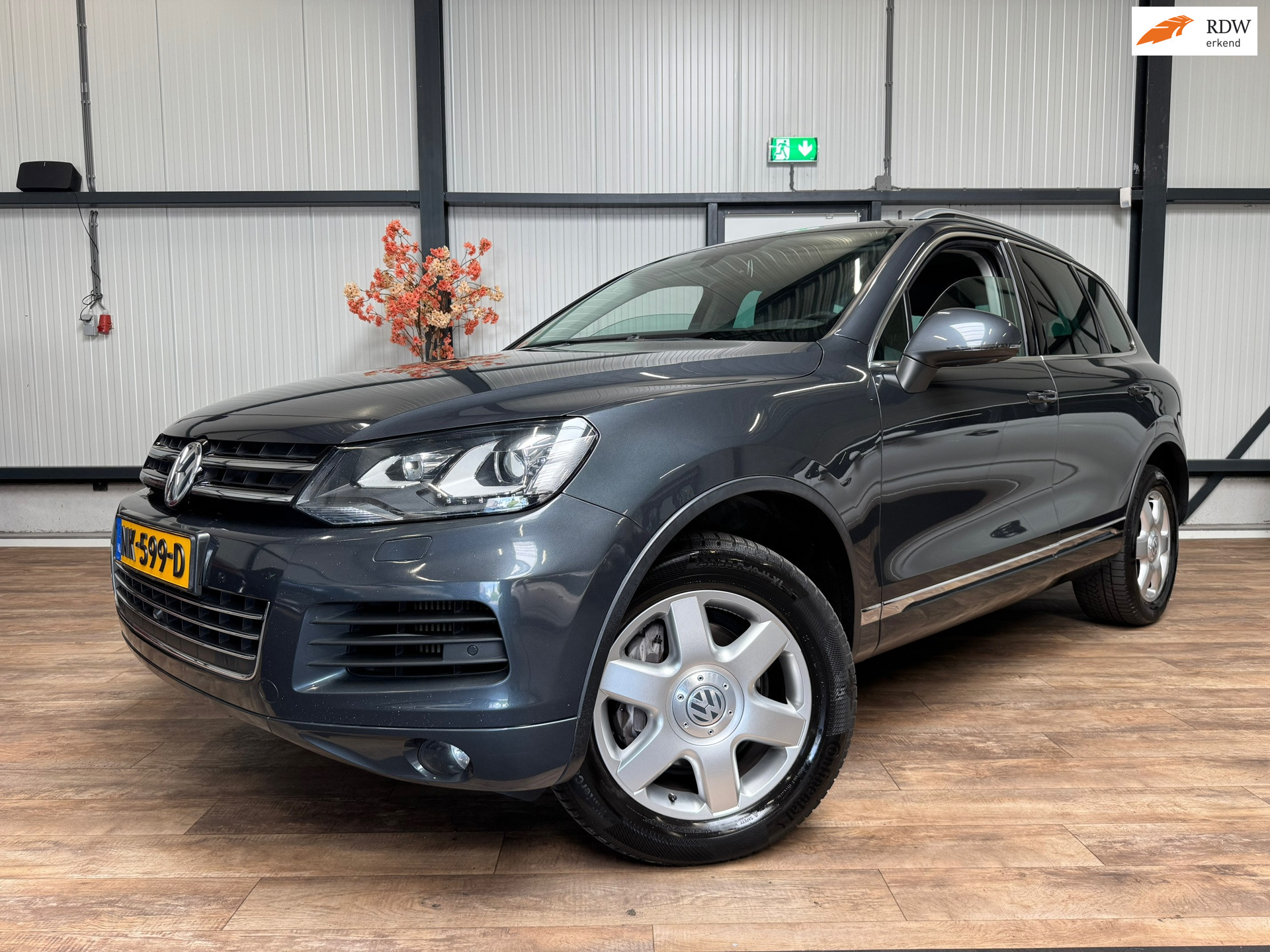 Volkswagen Touareg 3.0 TDI Highline / in nieuwstaat!! 2012 - voorkant