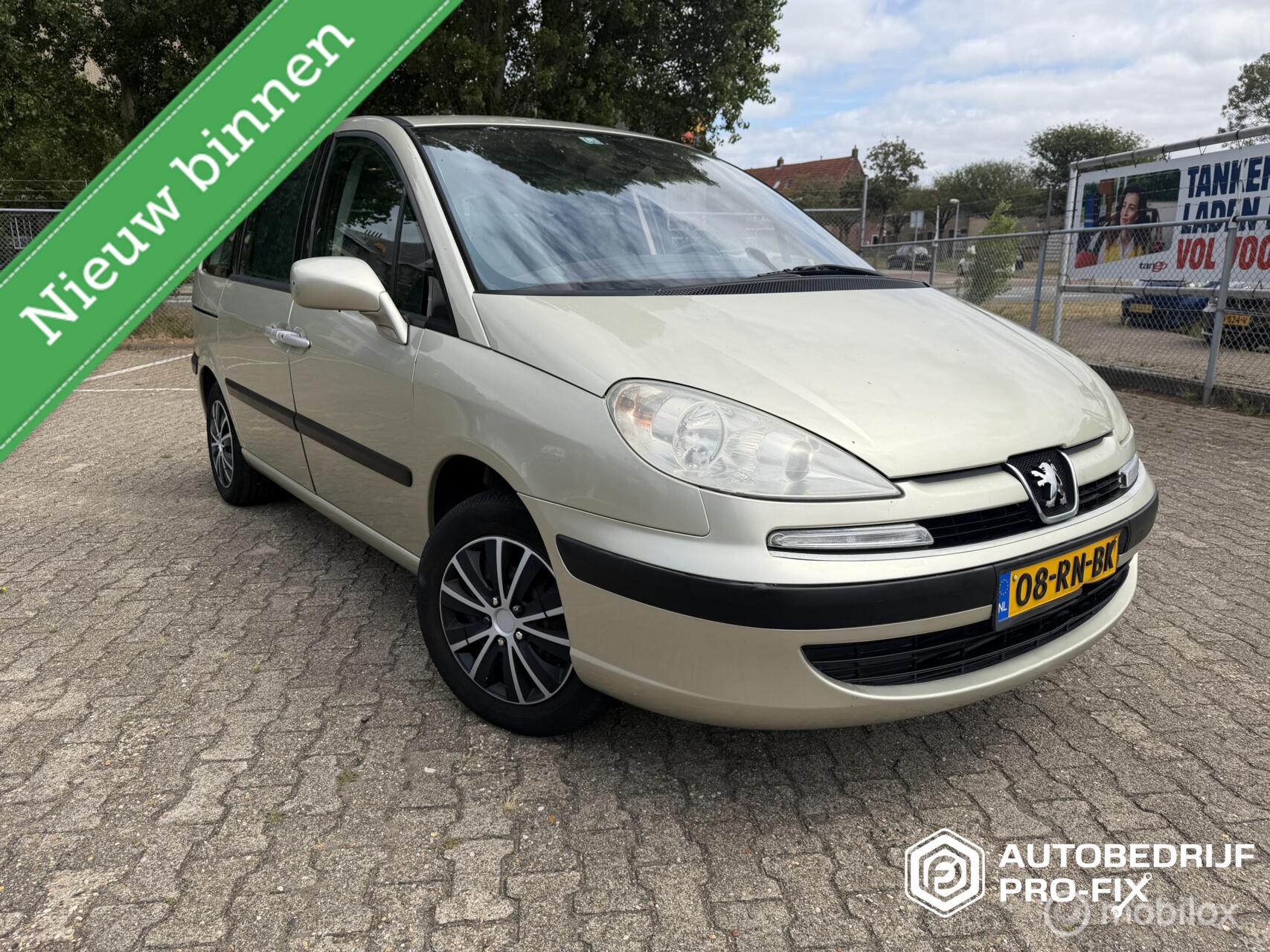 Peugeot 807 2.0 ST  8 PERSOONS  NAP 2005 - voorkant