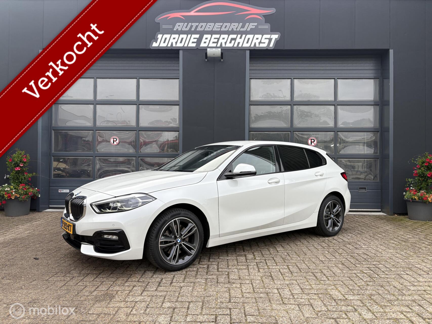 BMW 118i 118i Sport Executive 2021 - voorkant