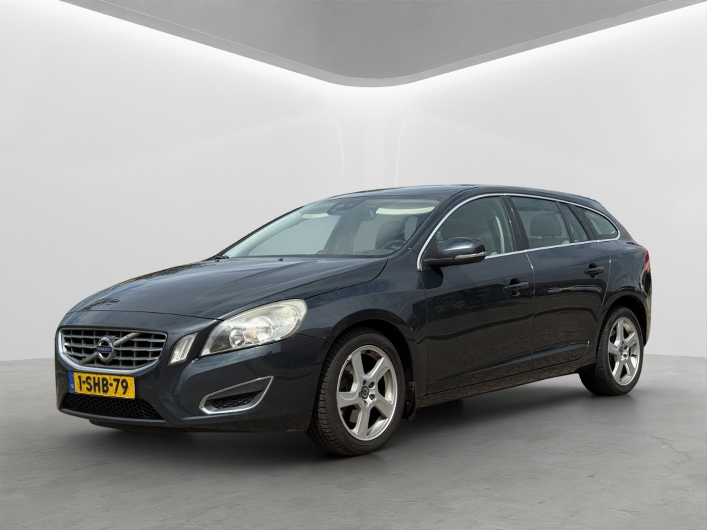 Volvo V60 2.0 D3 Momentum export 2012 - voorkant