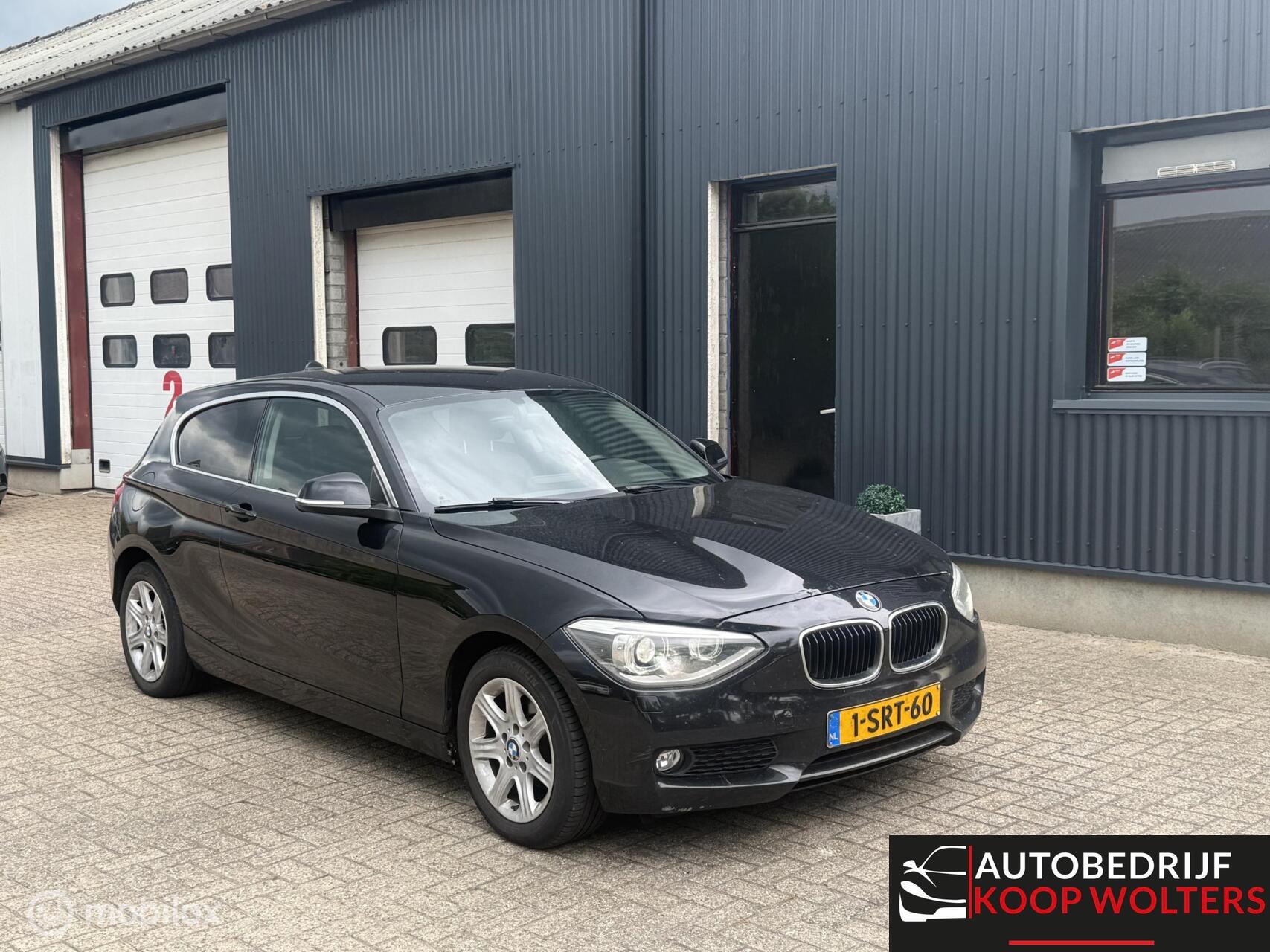 BMW 1er Reihe 116d Executive Xenon Navigatie 2013 - voorkant