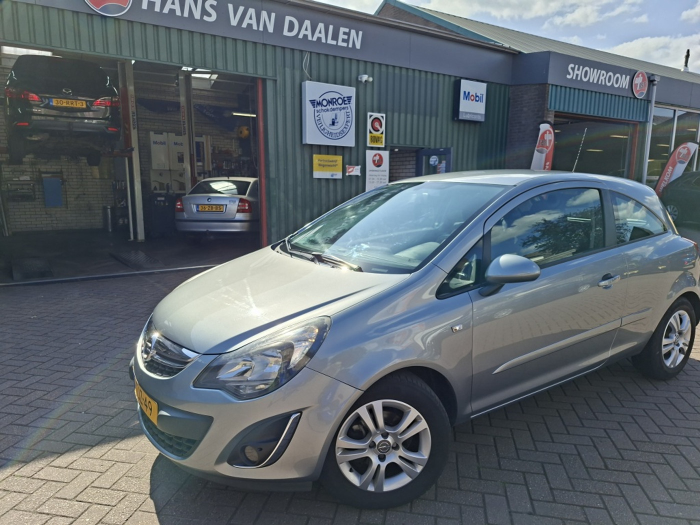 Opel Corsa 1.4-16V Berlin 2014 - voorkant