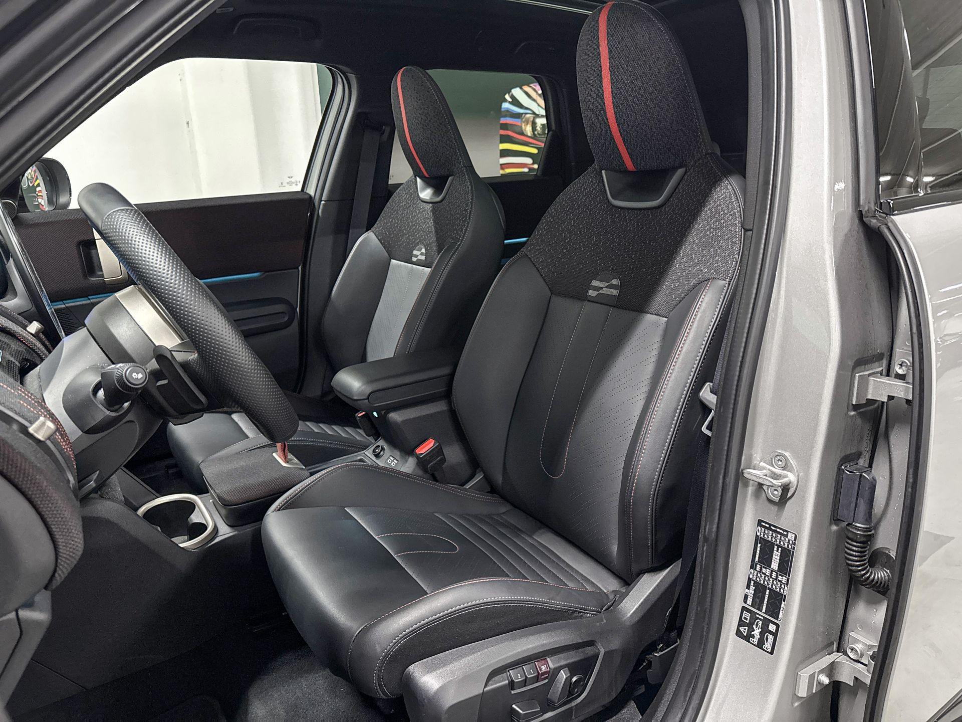 Foto van Mini JCW Countryman All4