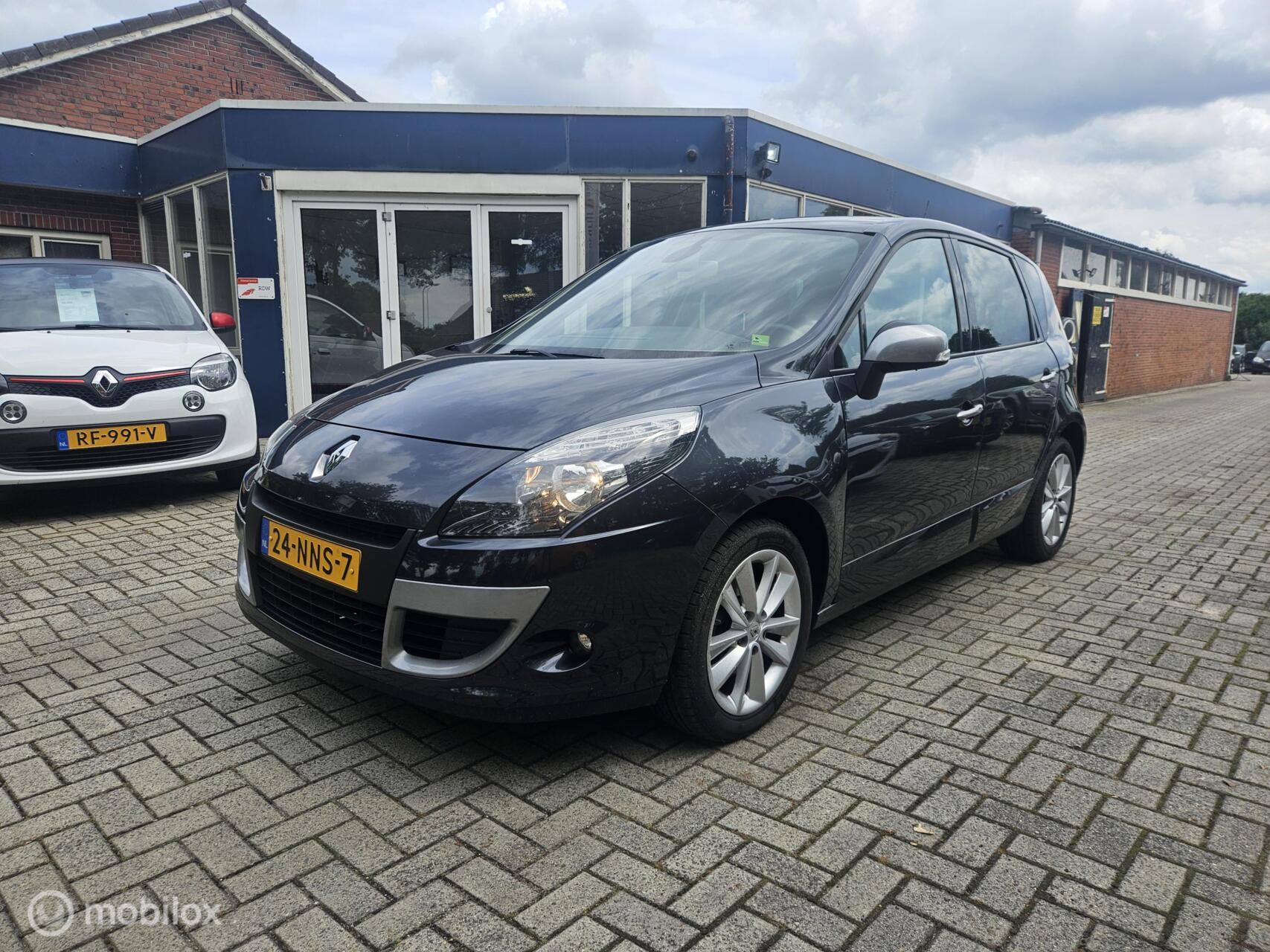 Renault Megane Scenic 1.6 Celsium 2010 - voorkant