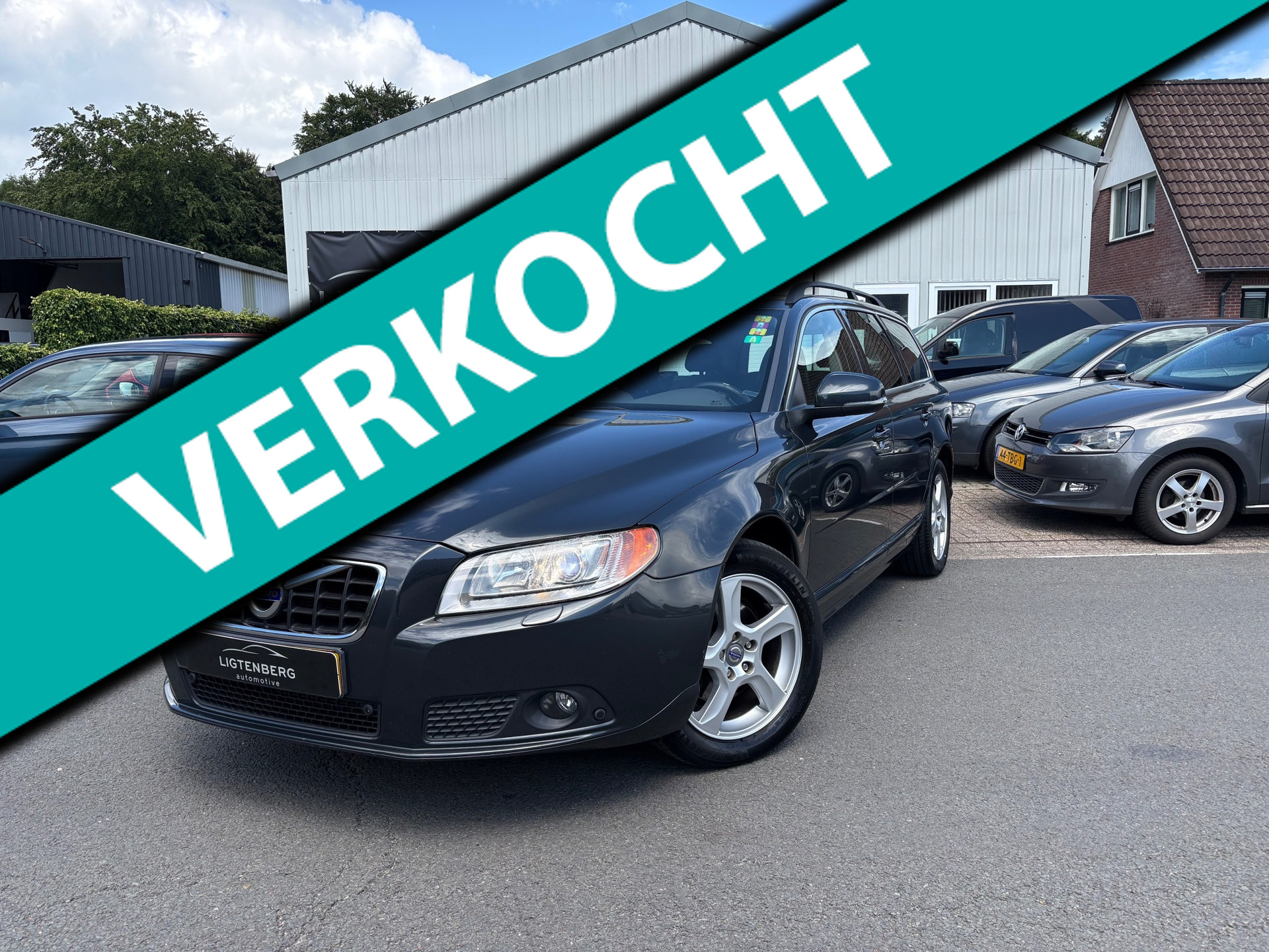 Volvo V70 1.6 T4 Nordic AUTOMAAT/CLIMA/CRUISE/LEER/TREKHAAK 2013 - voorkant