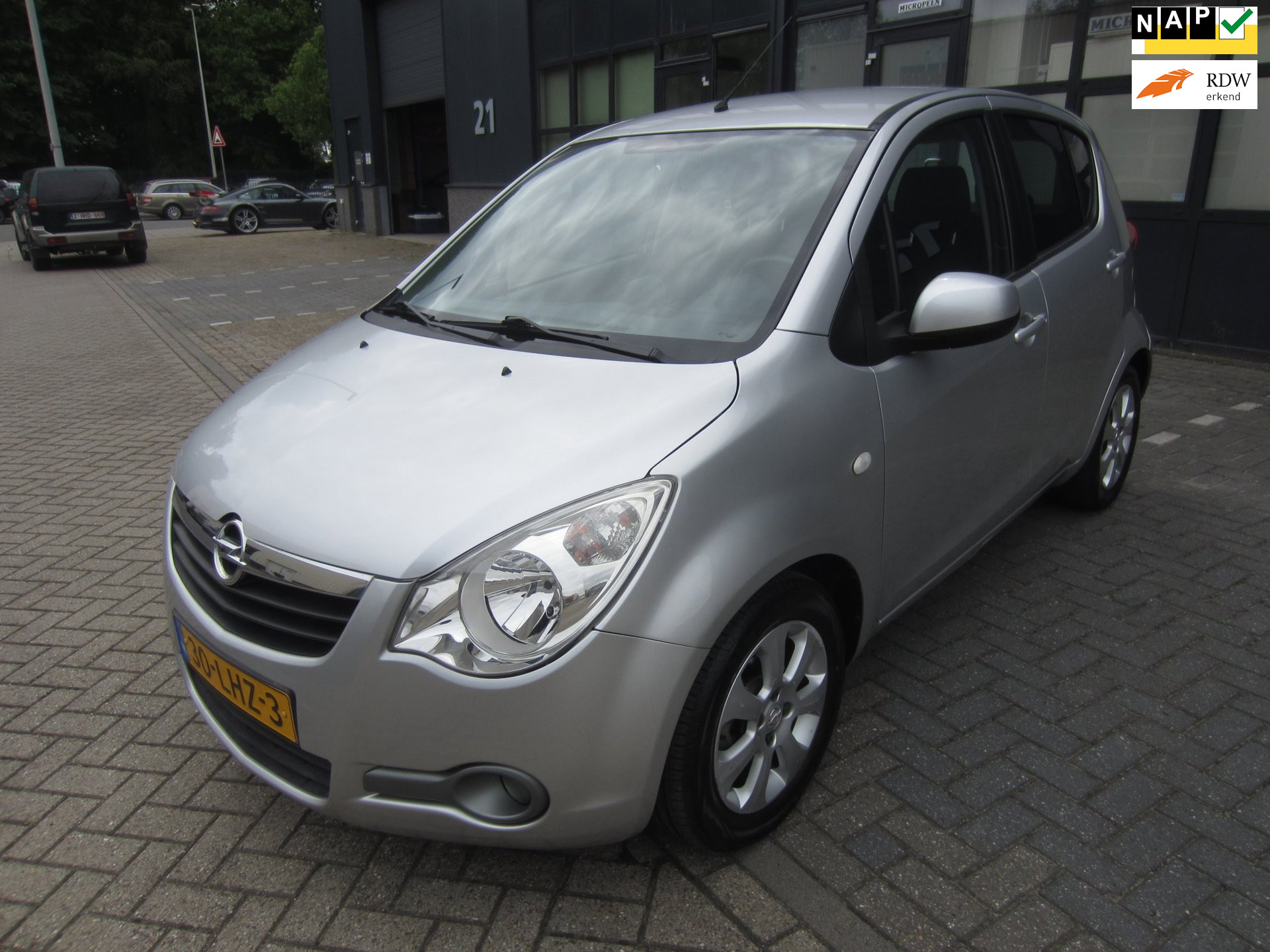 Opel Agila 1.2 Edition 2010 Airco 71.000KM NAP! APK! 2010 - voorkant