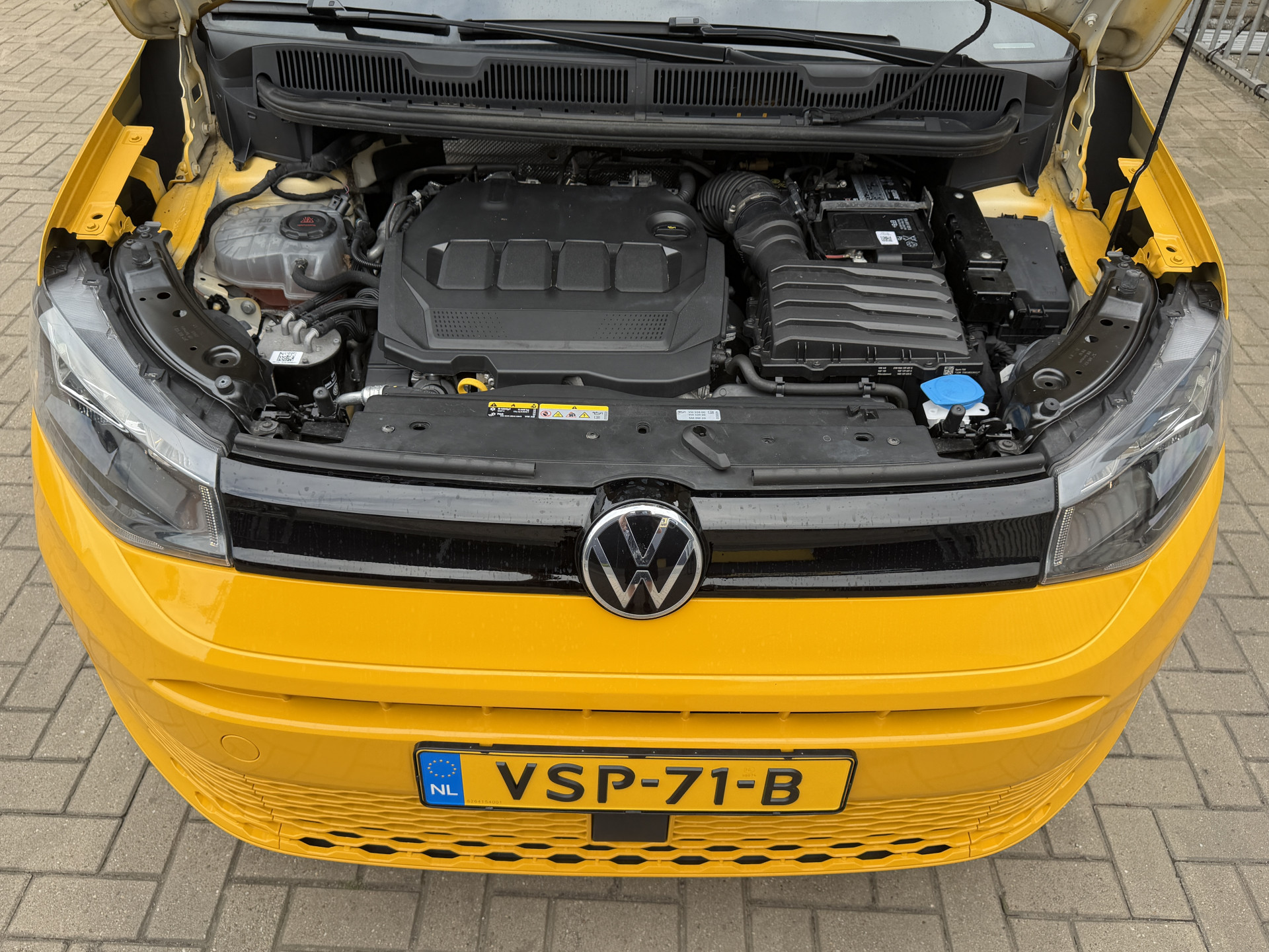 Foto van Volkswagen Caddy Modified Partition Wall