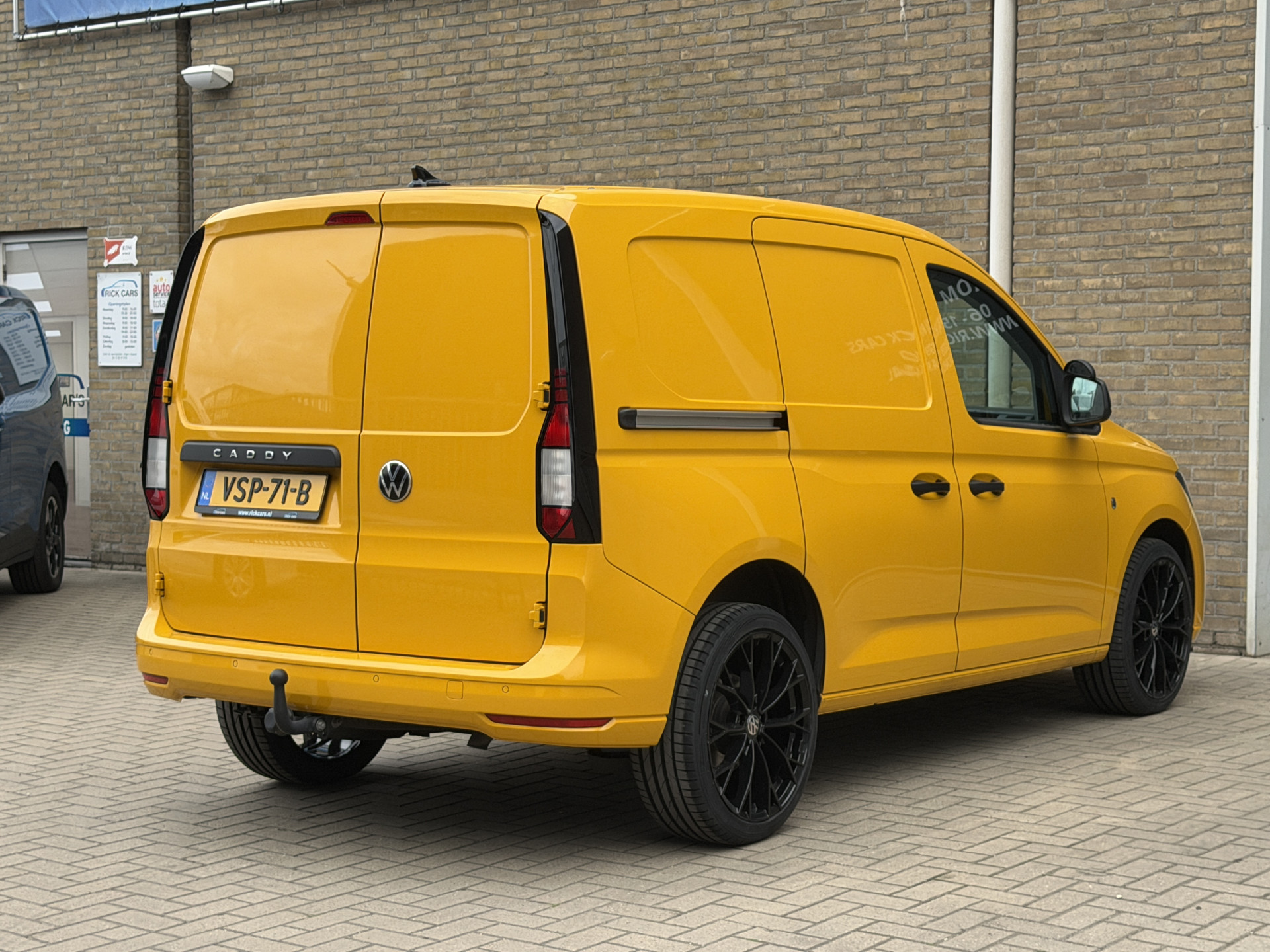 Foto van Volkswagen Caddy Modified Partition Wall