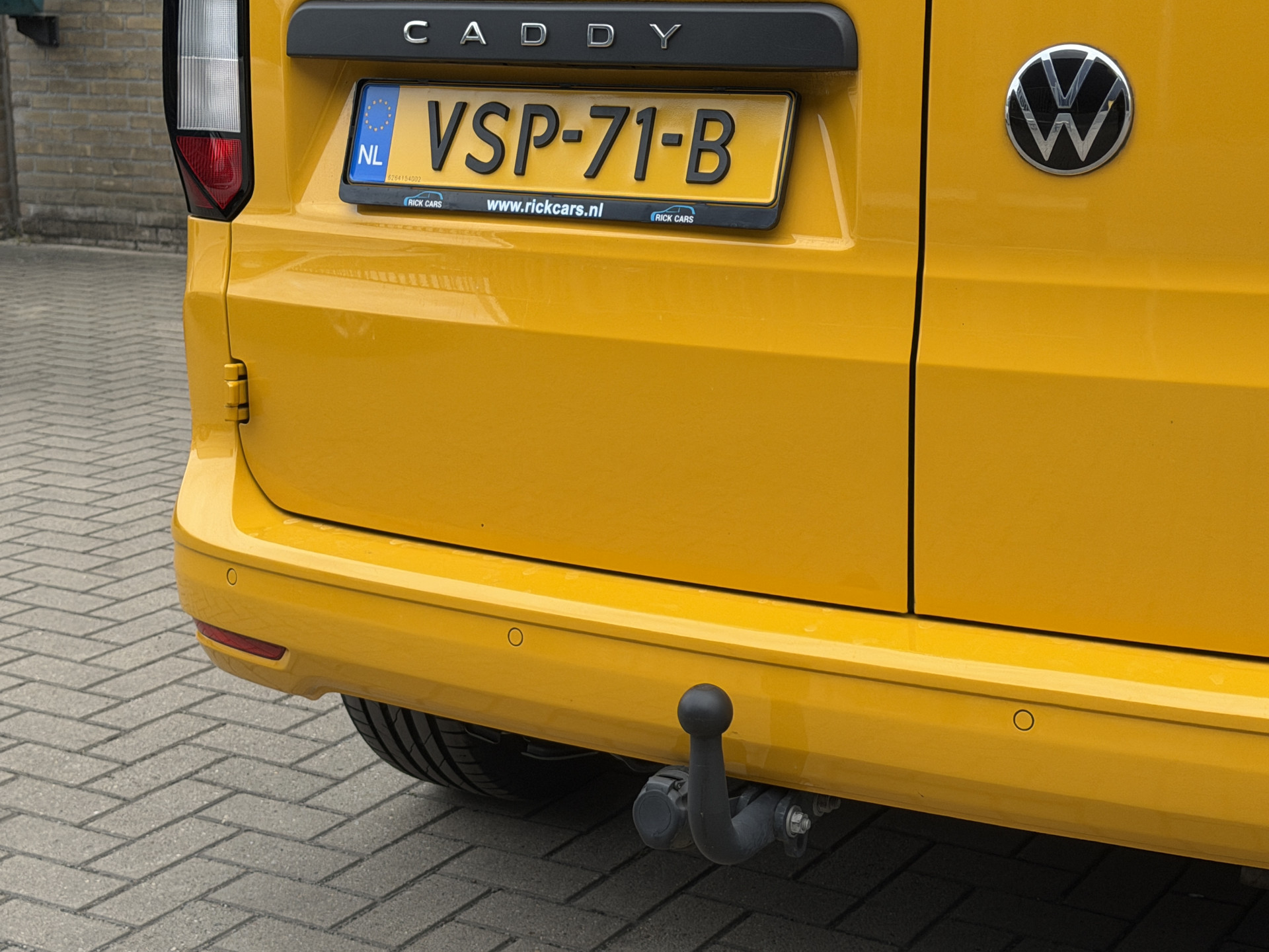 Foto van Volkswagen Caddy Modified Partition Wall