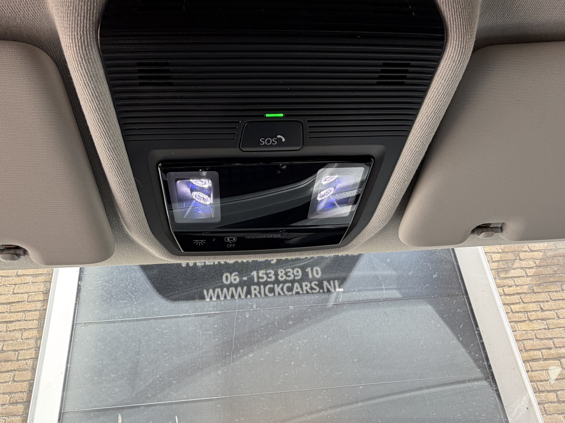 Foto van Volkswagen Caddy Modified Partition Wall