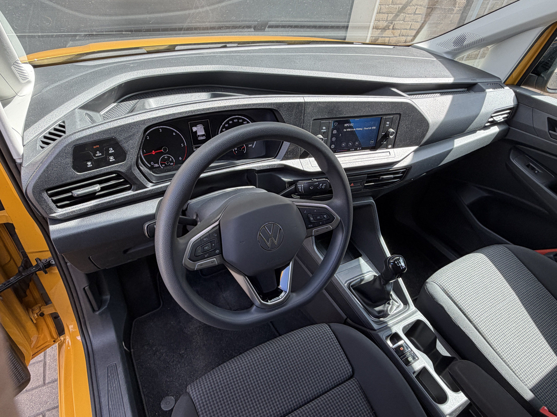 Foto van Volkswagen Caddy Modified Partition Wall