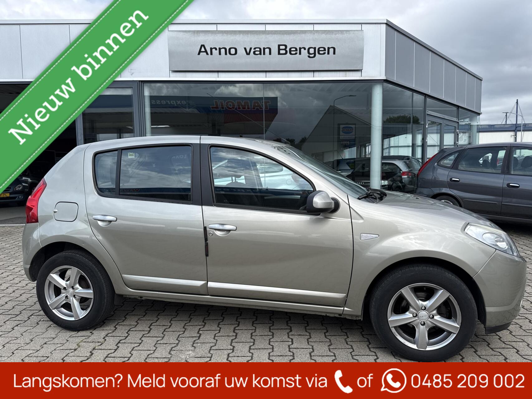 Dacia Sandero 1.2 Lauréate, airco, lichtmetalen velgen, mistlampen. 2010 - voorkant