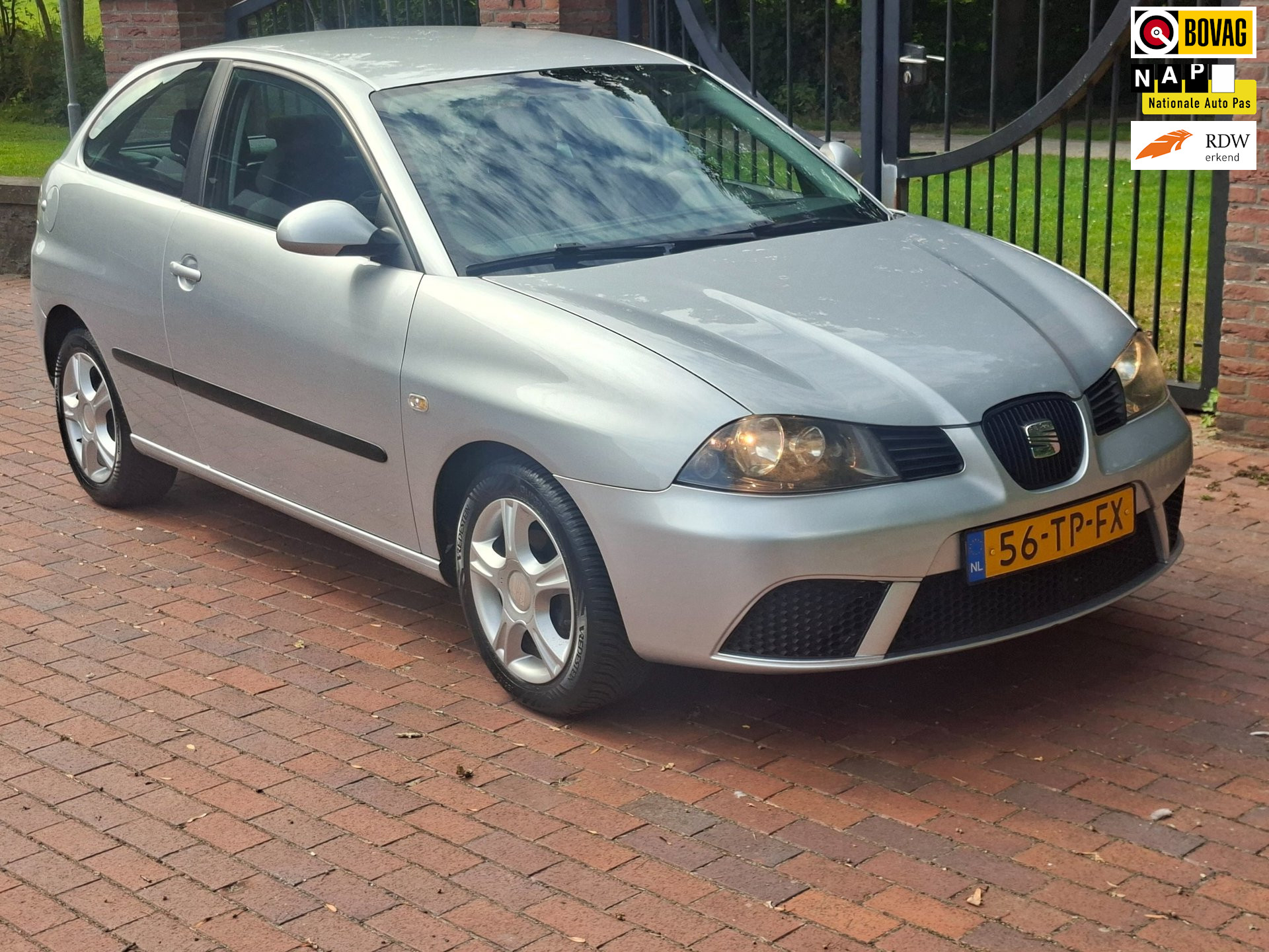 Seat Ibiza 1.2-12V Airco Cruise nwe APK 2006 - voorkant