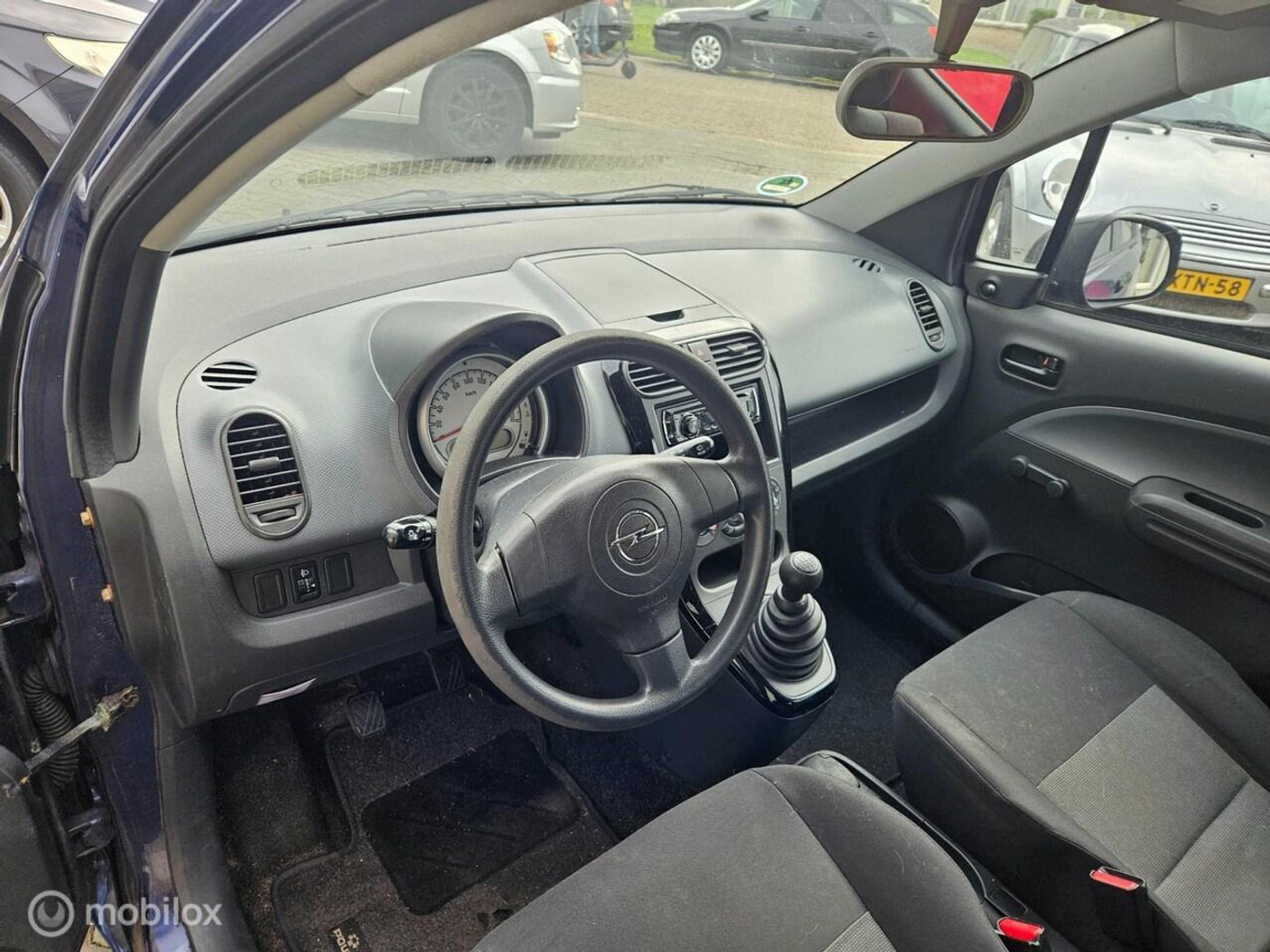 Foto van Opel Agila