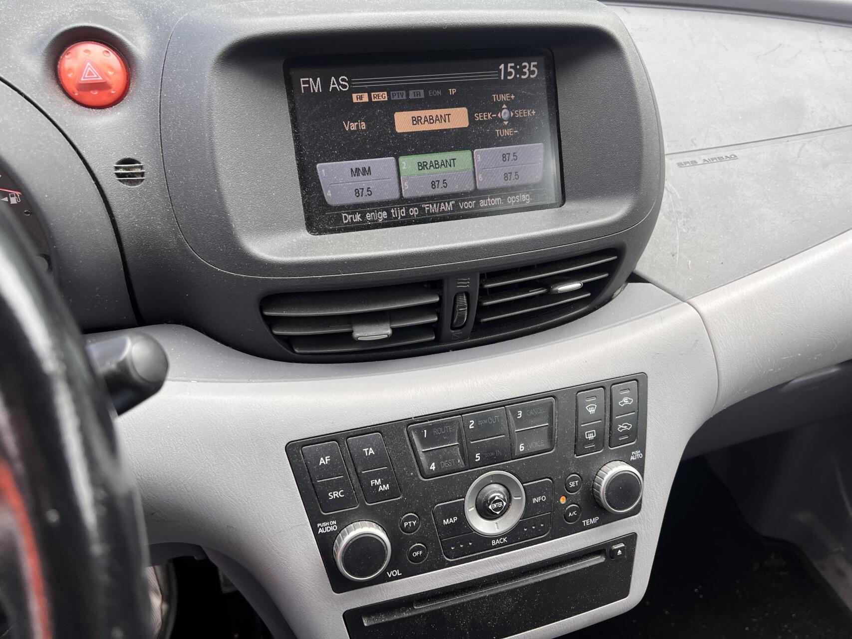 Foto van Nissan Nissan Almera Tino