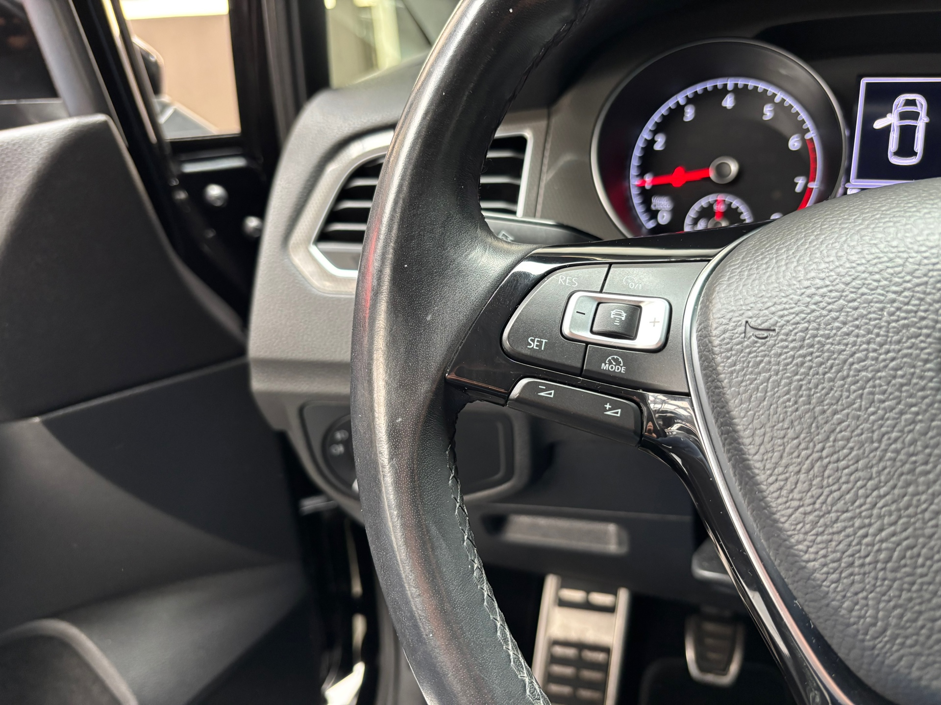 Foto van Volkswagen Golf Sportsvan