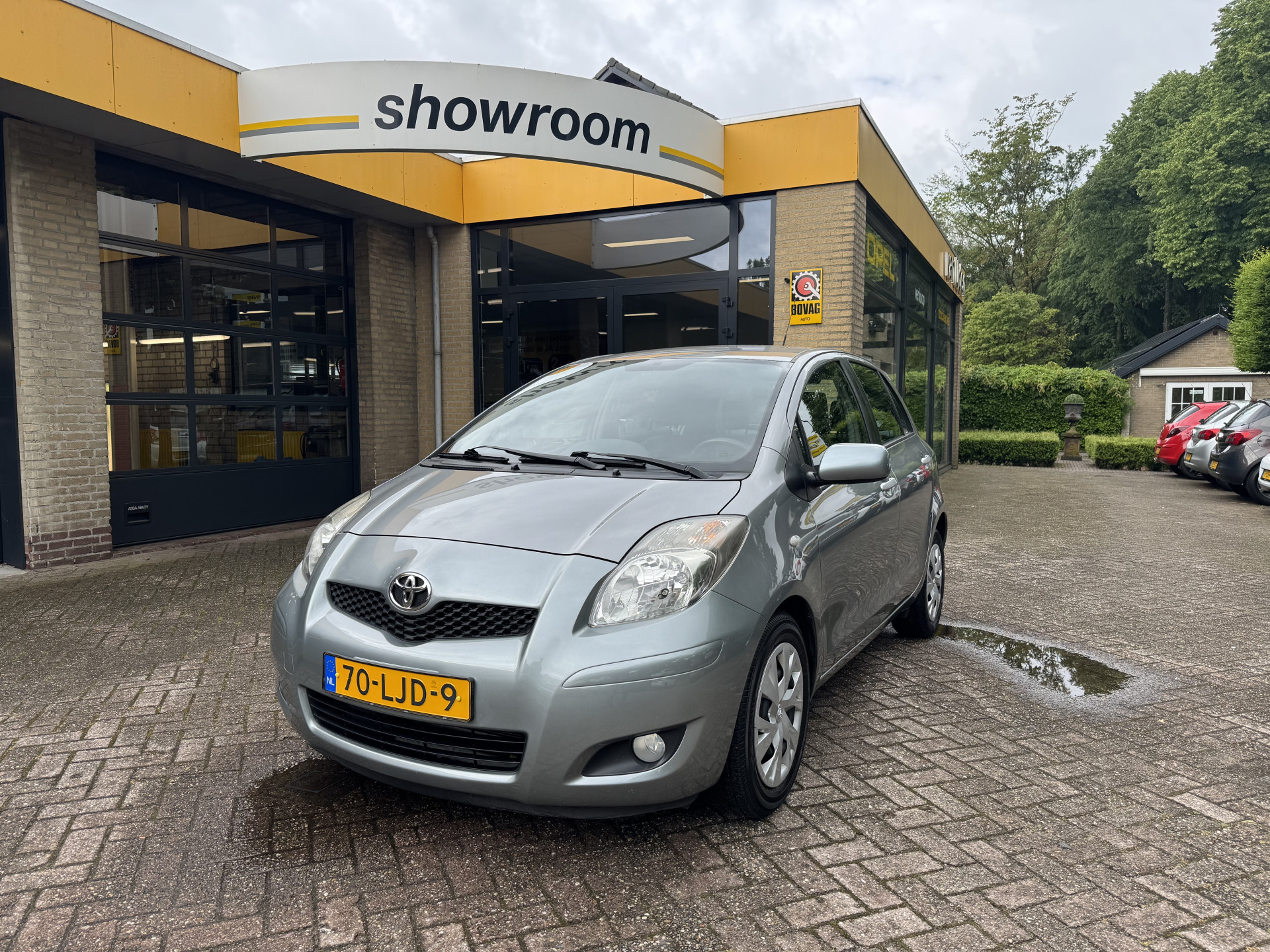 Toyota Toyota Yaris 1.3 VVTi Aspiration 5drs Climate Control 2010 - voorkant