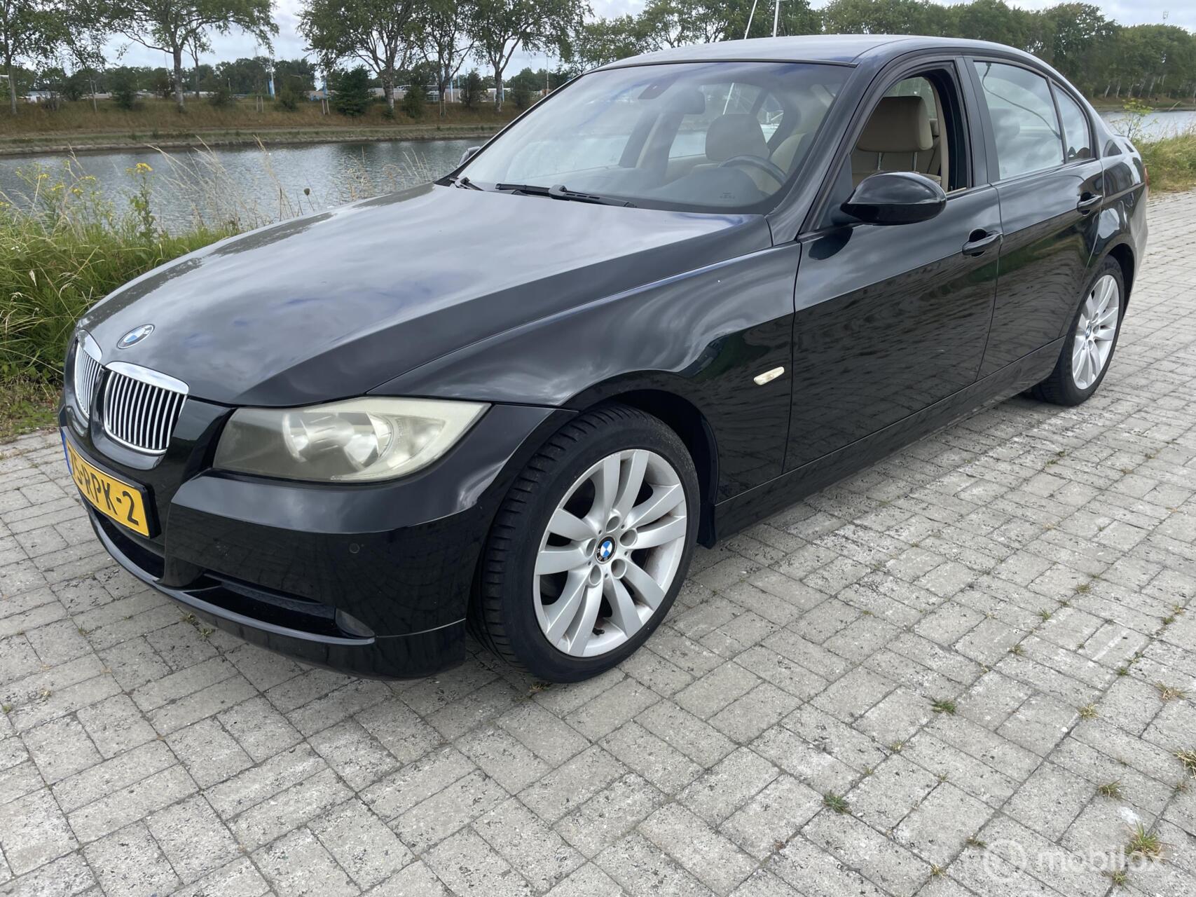 BMW 3er Reihe 320i High Executive 2008 - voorkant